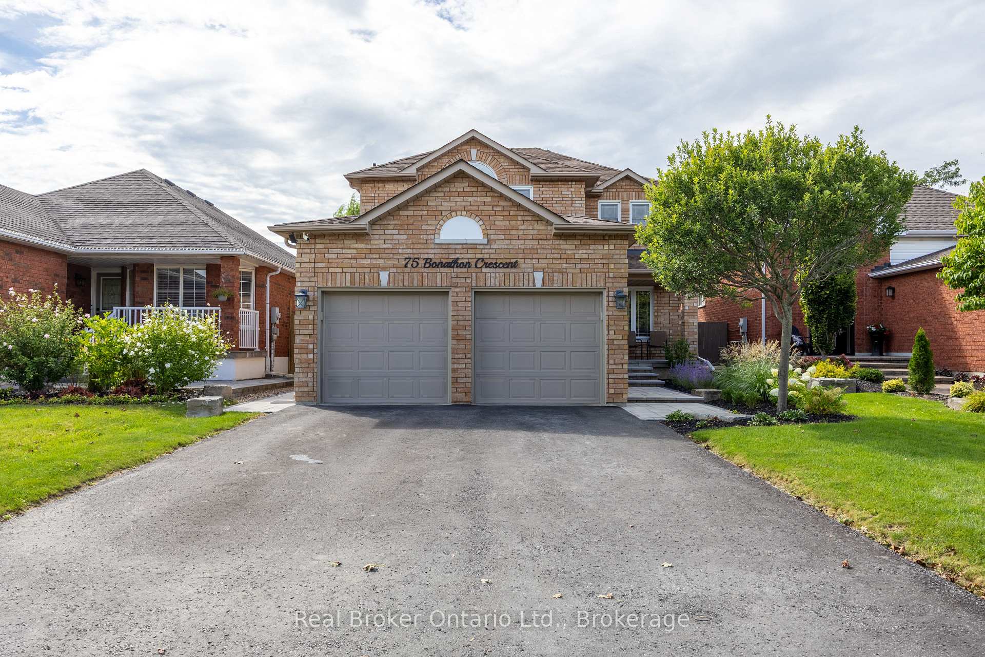 Photo 1 of 75 Bonathon Crescent, Clarington, Bowmanville — HOMEH