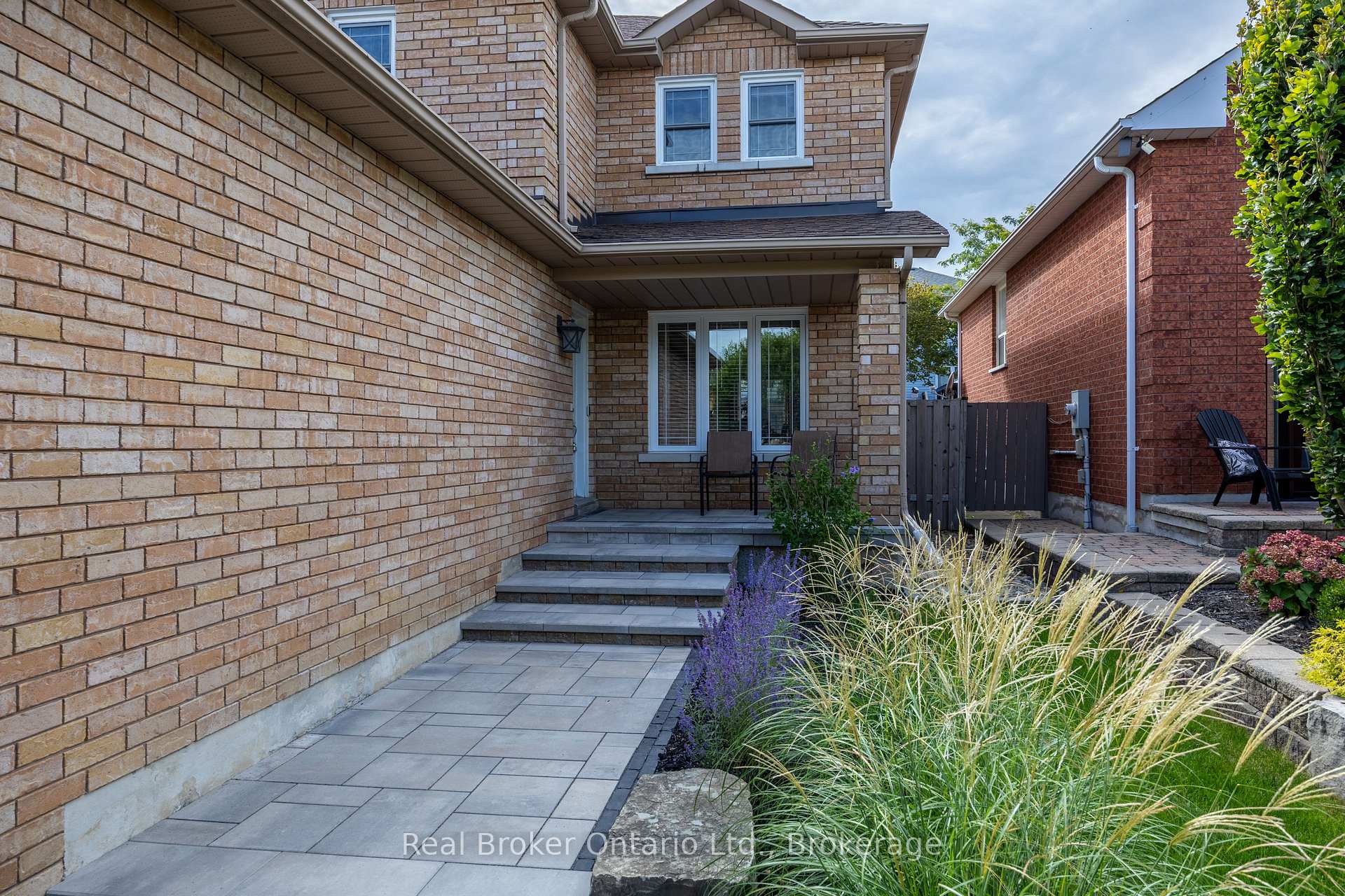 Photo 6 of 75 Bonathon Crescent, Clarington, Bowmanville — HOMEH