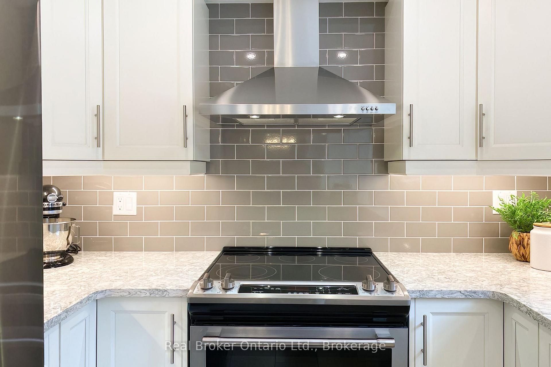 Photo 12 of 75 Bonathon Crescent, Clarington, Bowmanville — HOMEH