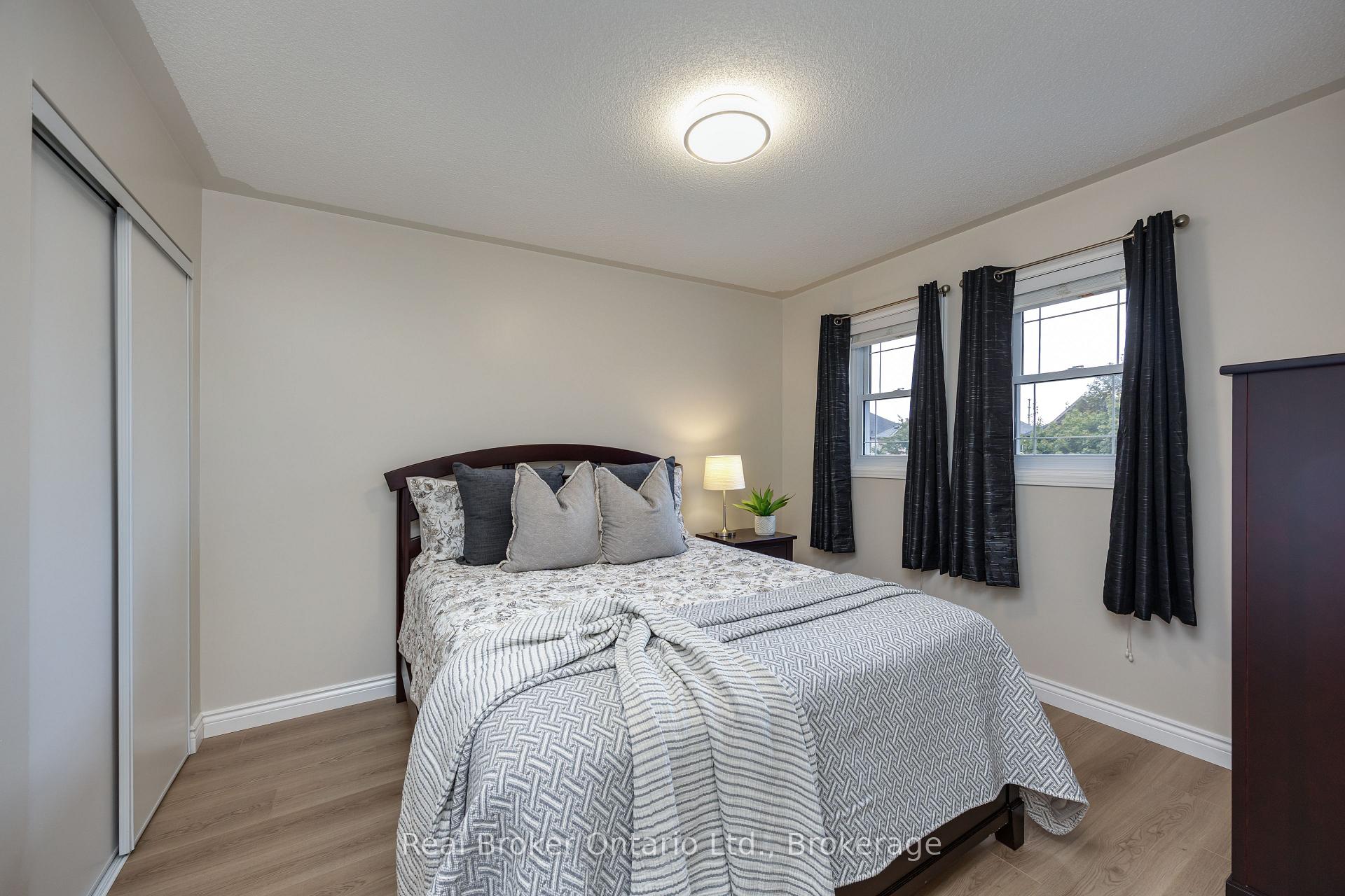 Photo 32 of 75 Bonathon Crescent, Clarington, Bowmanville — HOMEH