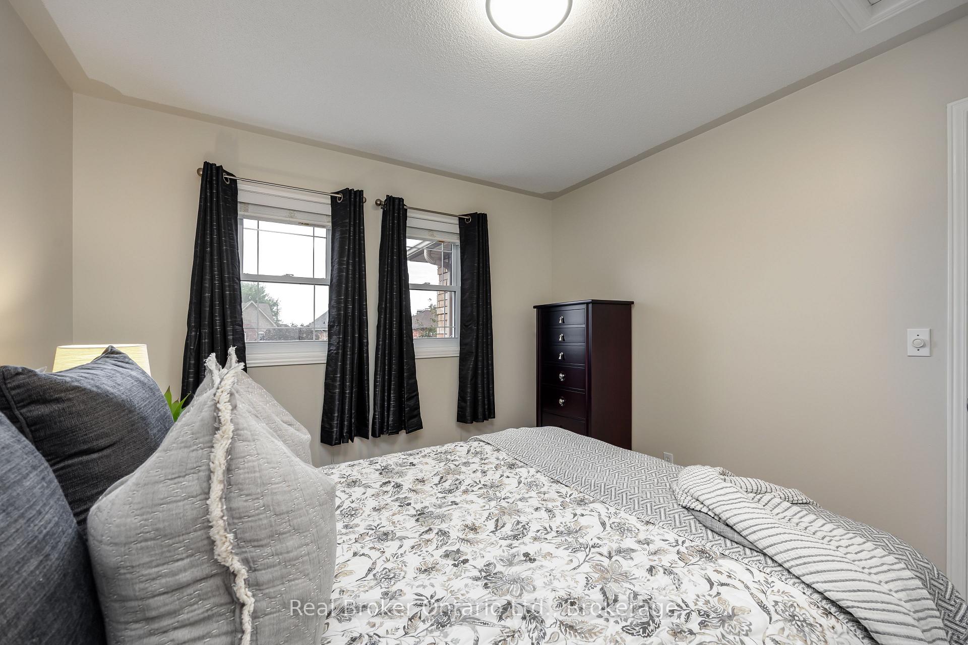 Photo 33 of 75 Bonathon Crescent, Clarington, Bowmanville — HOMEH