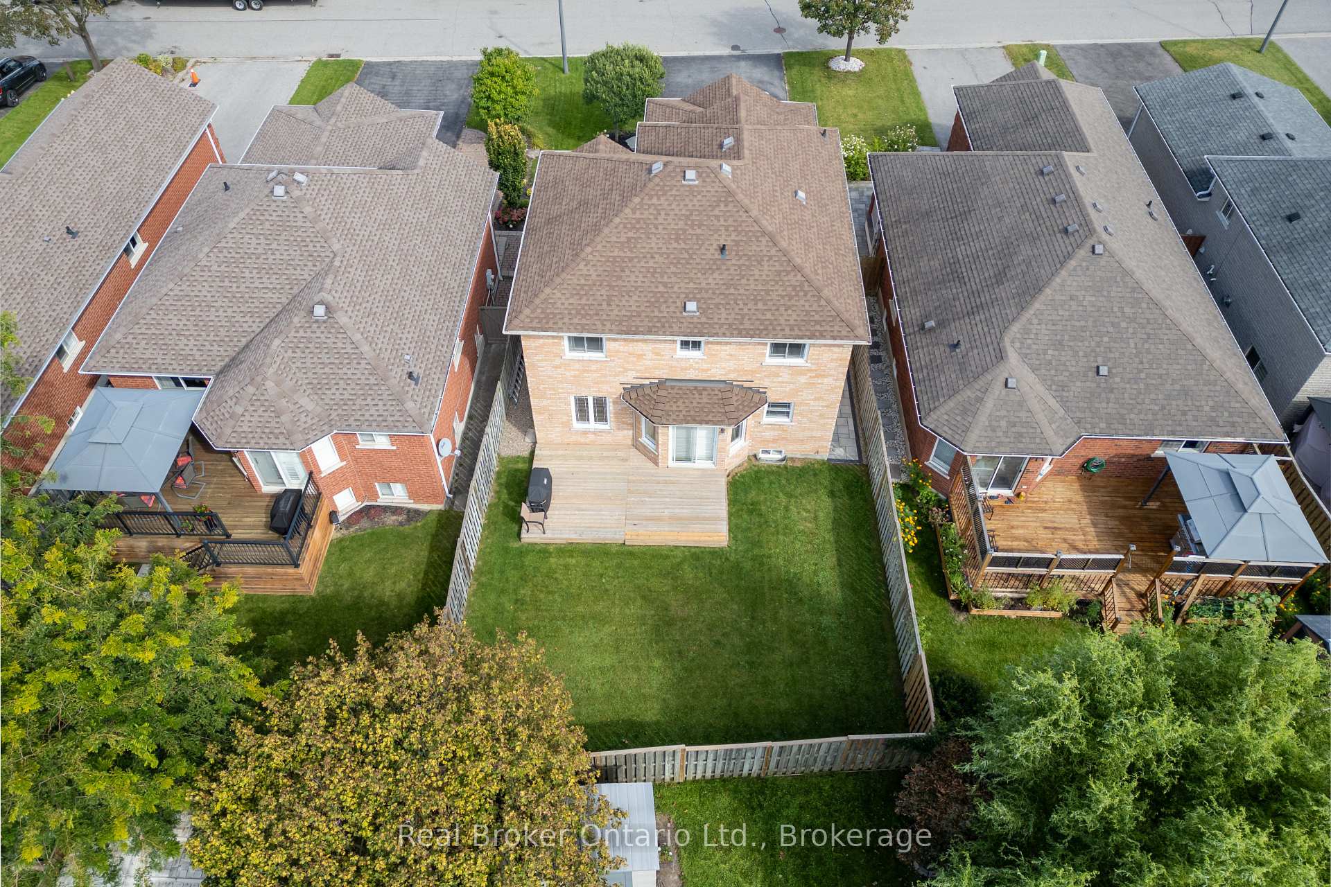 Photo 42 of 75 Bonathon Crescent, Clarington, Bowmanville — HOMEH