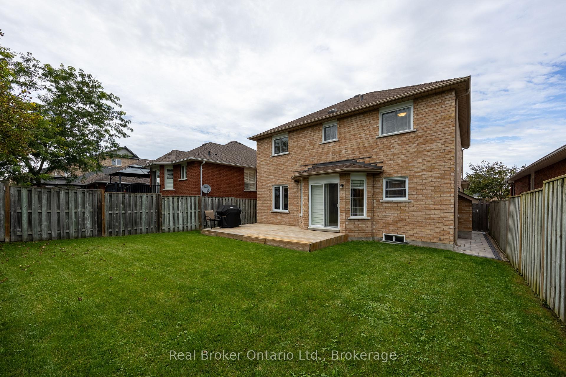 Photo 44 of 75 Bonathon Crescent, Clarington, Bowmanville — HOMEH