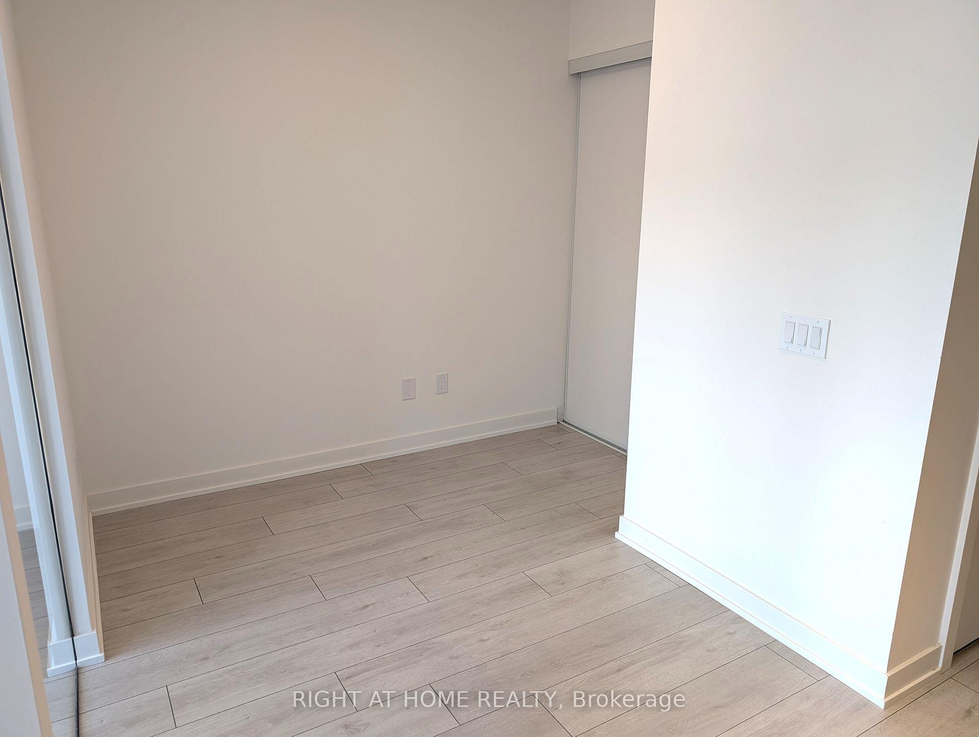 Photo 8 of Unit 316, 5 Lakeview Avenue, Toronto, Trinity-Bellwoods — HOMEH