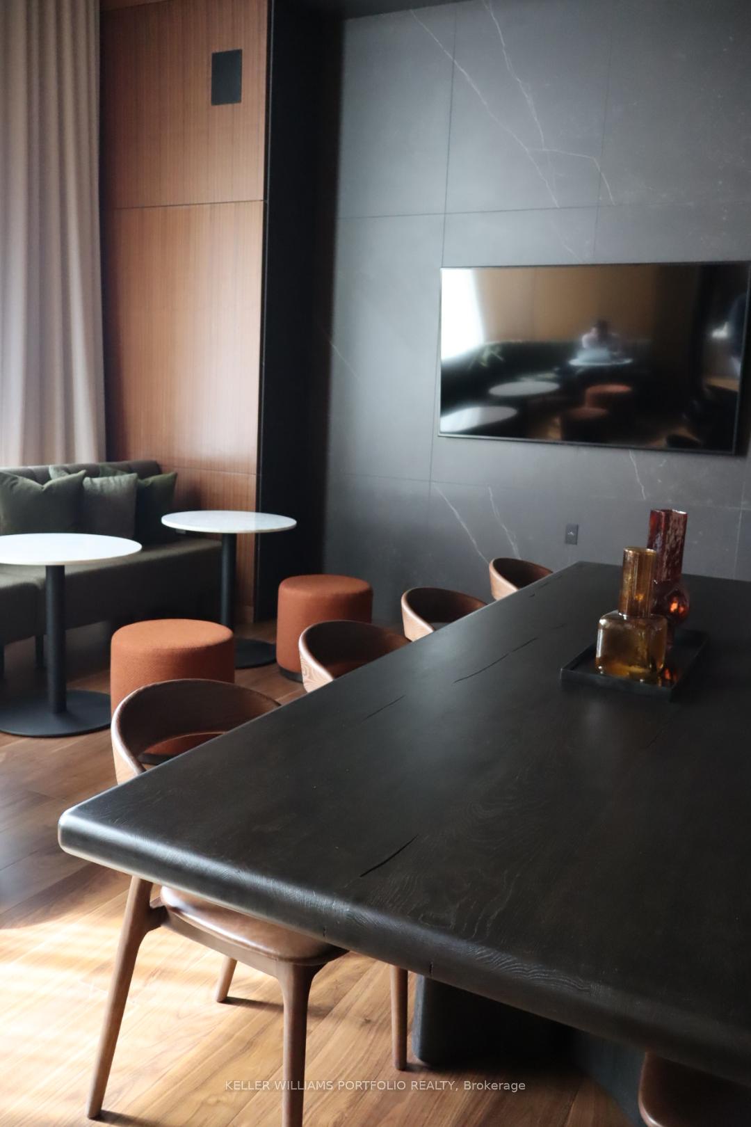Photo 9 of Unit 1105, 3240 William Coltson Avenue, Oakville, Joshua Meadows — HOMEH