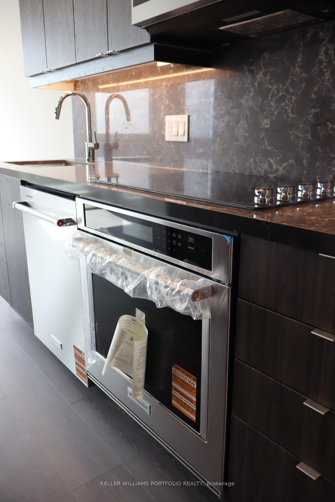 Photo 23 of Unit 1105, 3240 William Coltson Avenue, Oakville, Joshua Meadows — HOMEH