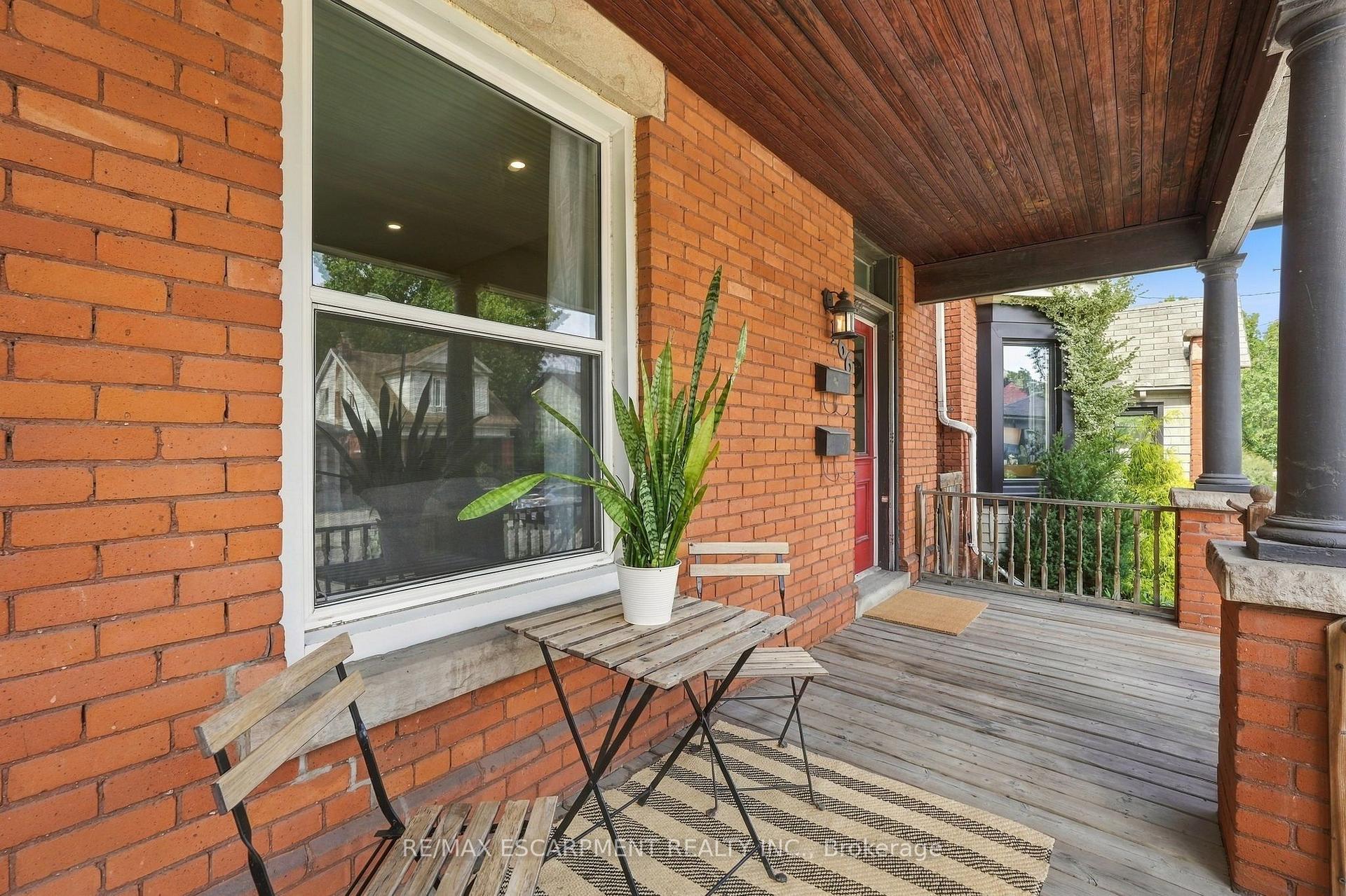 Photo 3 of 166 Emerald Street S, Hamilton, Stinson — HOMEH