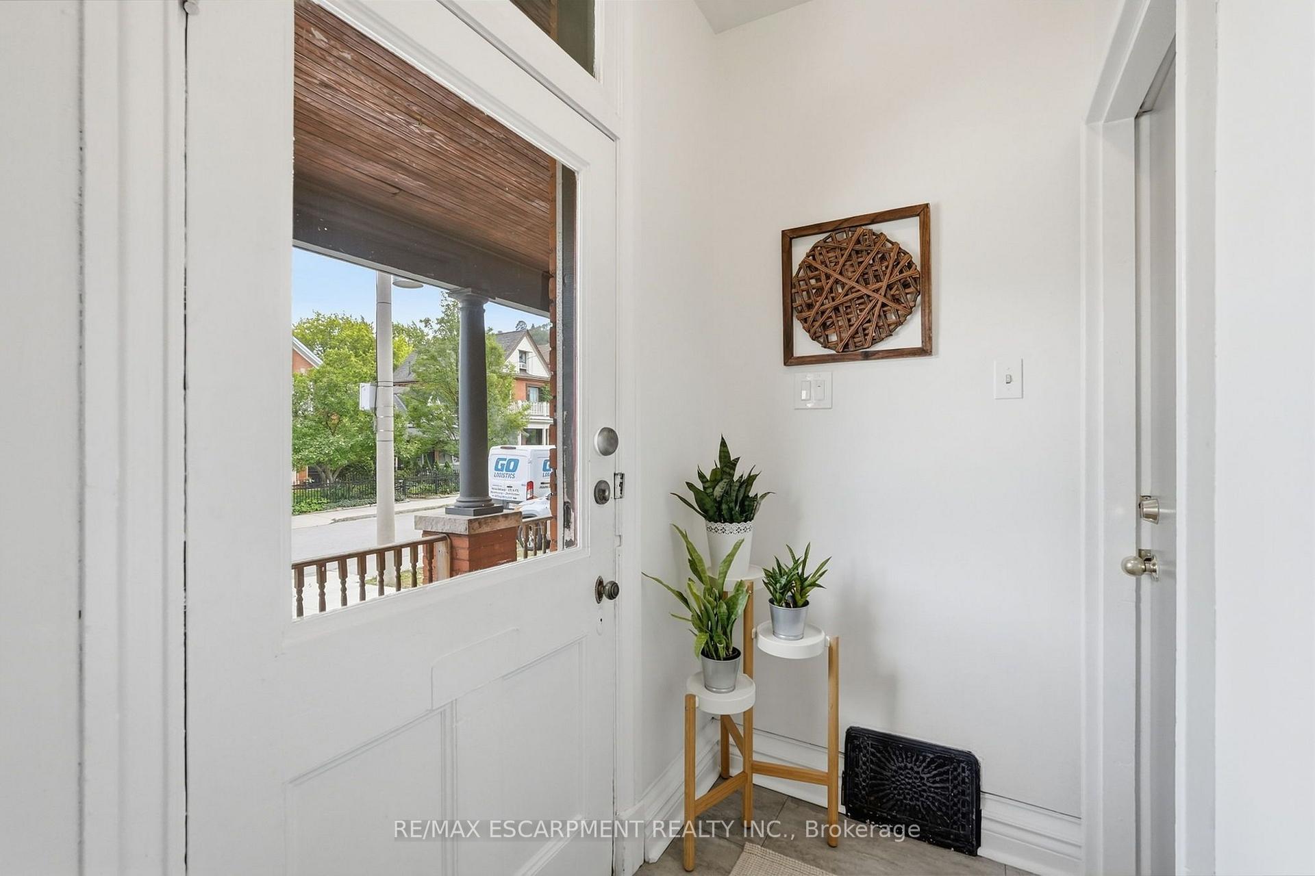 Photo 4 of 166 Emerald Street S, Hamilton, Stinson — HOMEH