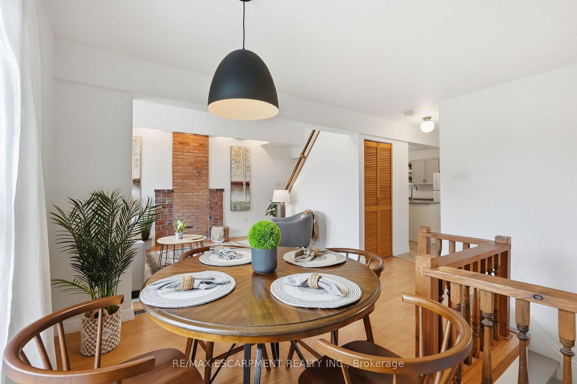 Photo 8 of 166 Emerald Street S, Hamilton, Stinson — HOMEH
