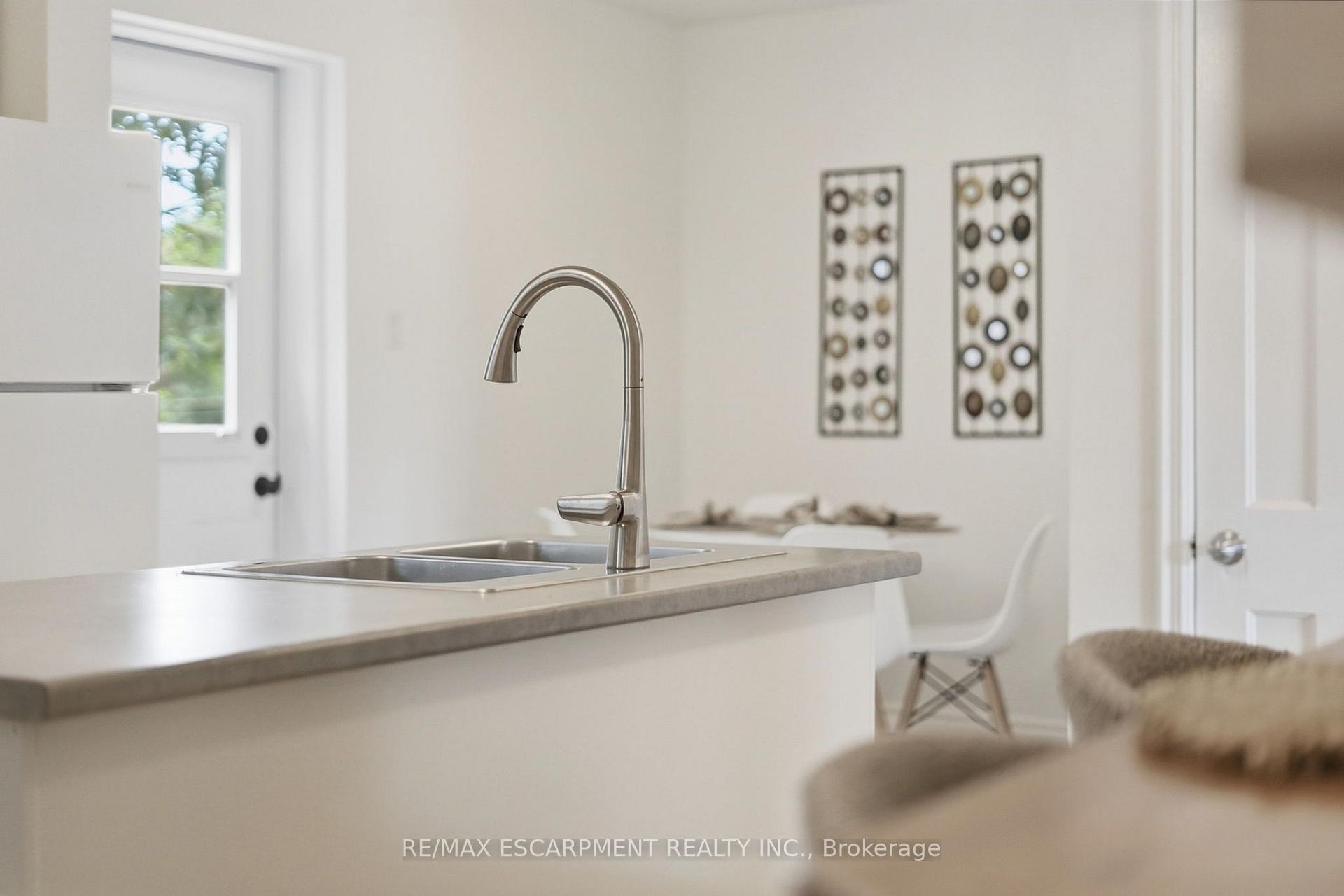 Photo 14 of 166 Emerald Street S, Hamilton, Stinson — HOMEH