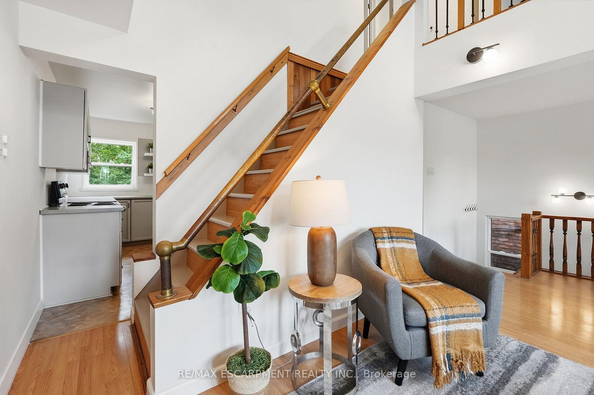 Photo 18 of 166 Emerald Street S, Hamilton, Stinson — HOMEH