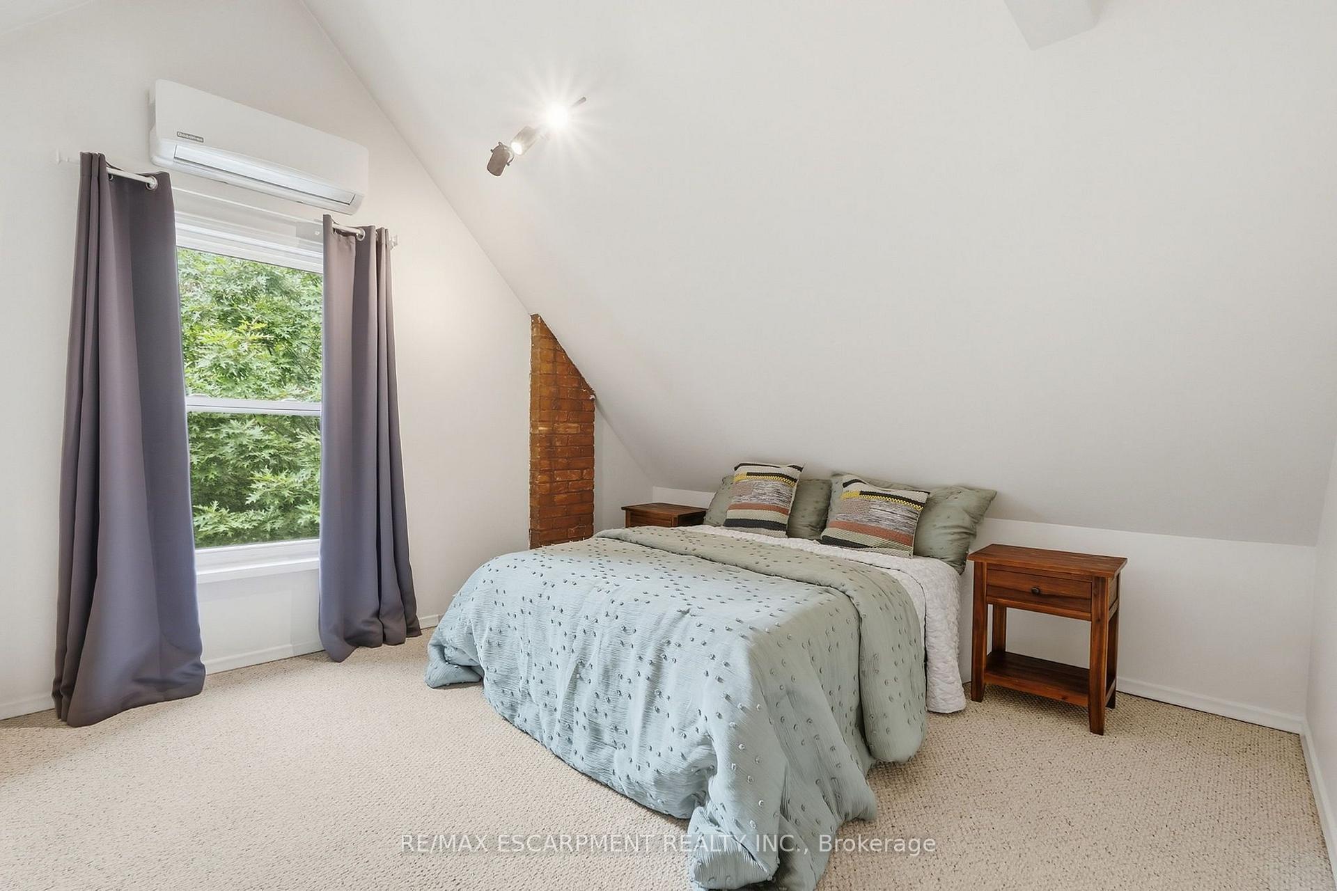 Photo 21 of 166 Emerald Street S, Hamilton, Stinson — HOMEH