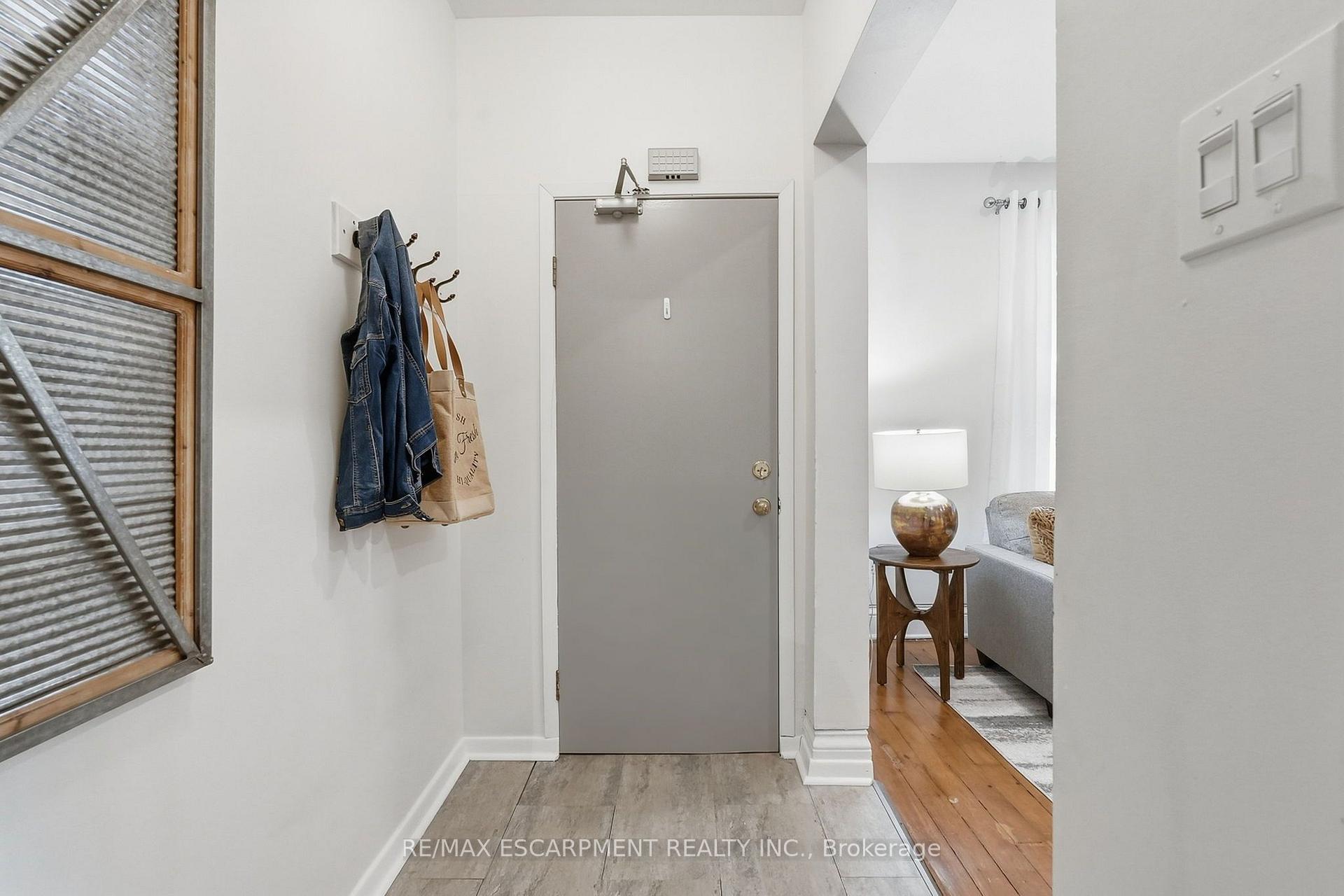 Photo 25 of 166 Emerald Street S, Hamilton, Stinson — HOMEH