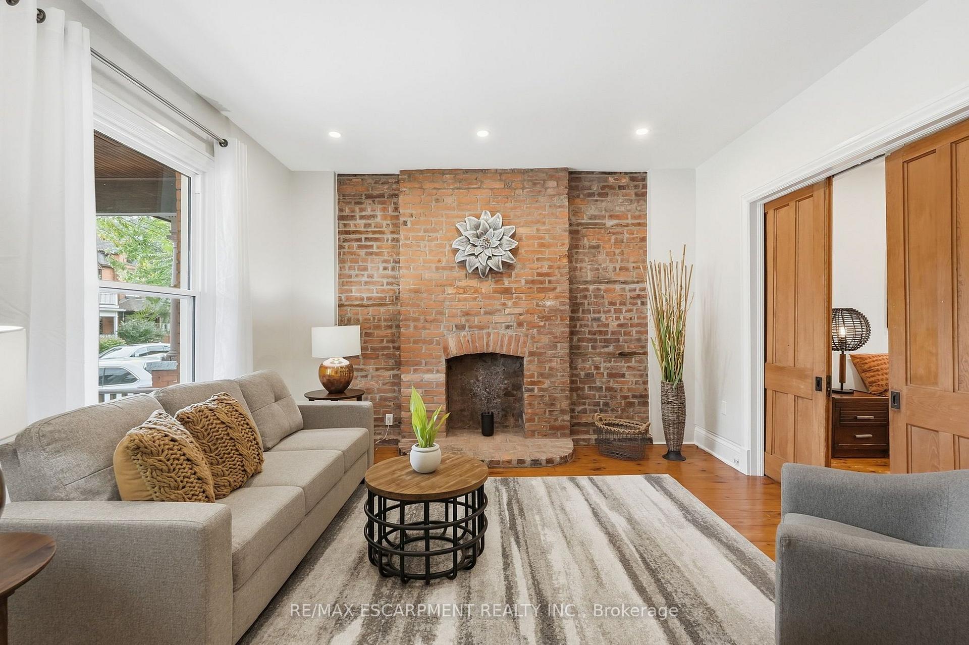Photo 26 of 166 Emerald Street S, Hamilton, Stinson — HOMEH