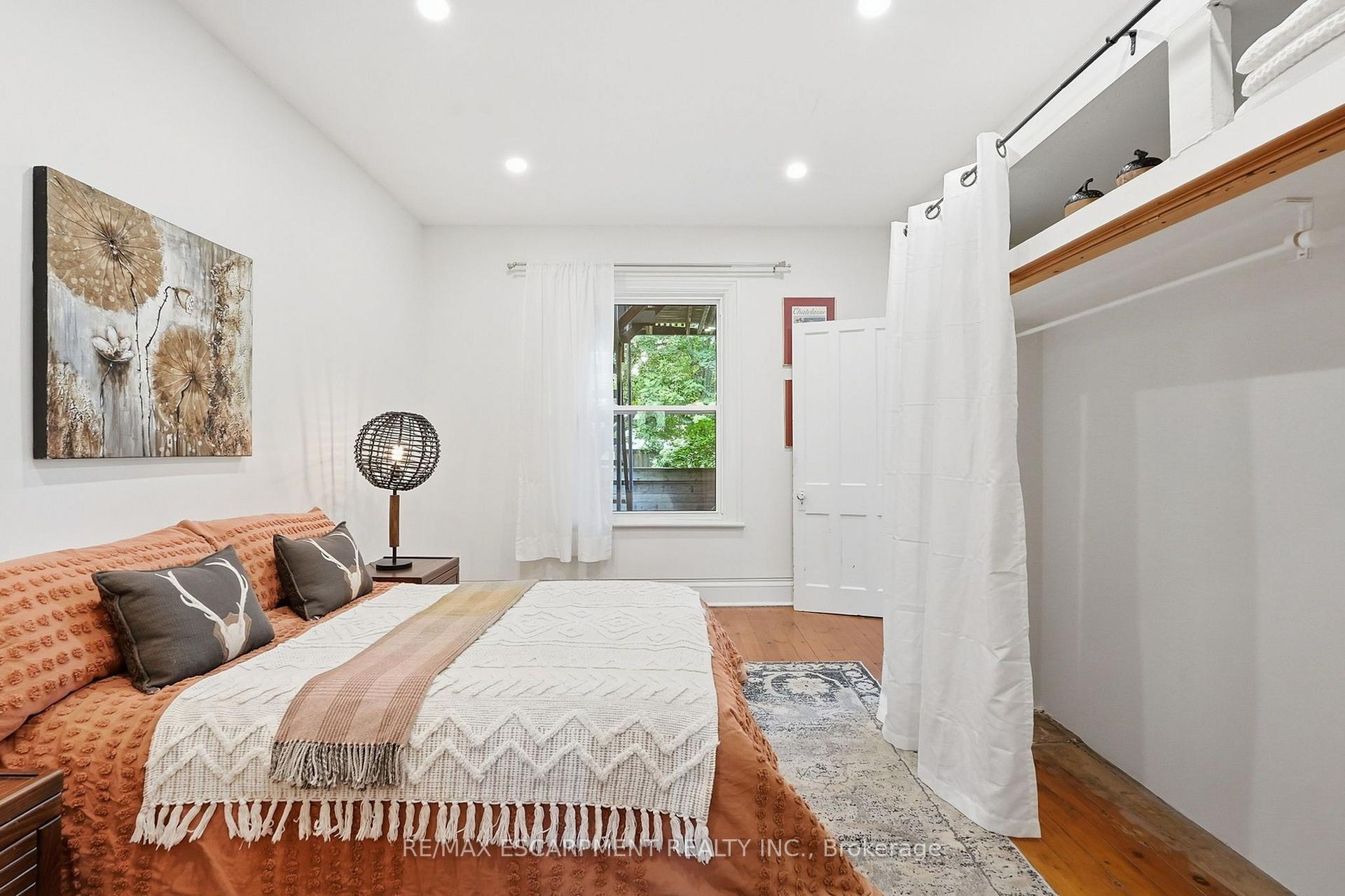 Photo 30 of 166 Emerald Street S, Hamilton, Stinson — HOMEH