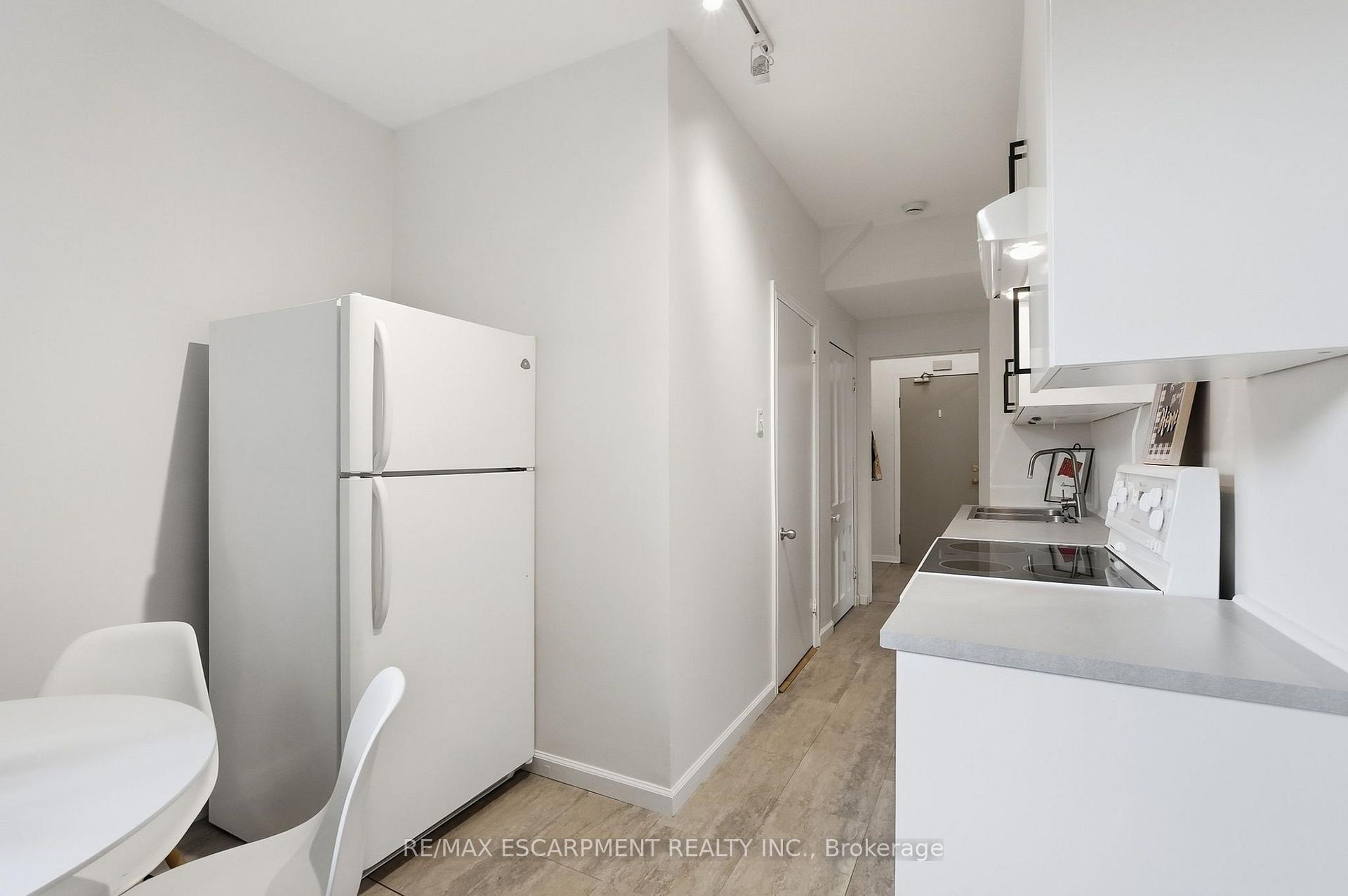 Photo 33 of 166 Emerald Street S, Hamilton, Stinson — HOMEH