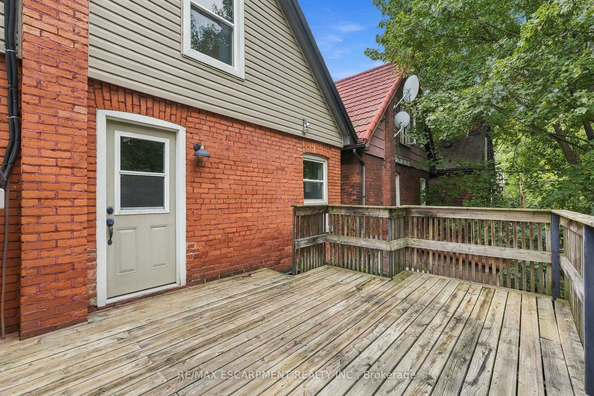 Photo 39 of 166 Emerald Street S, Hamilton, Stinson — HOMEH