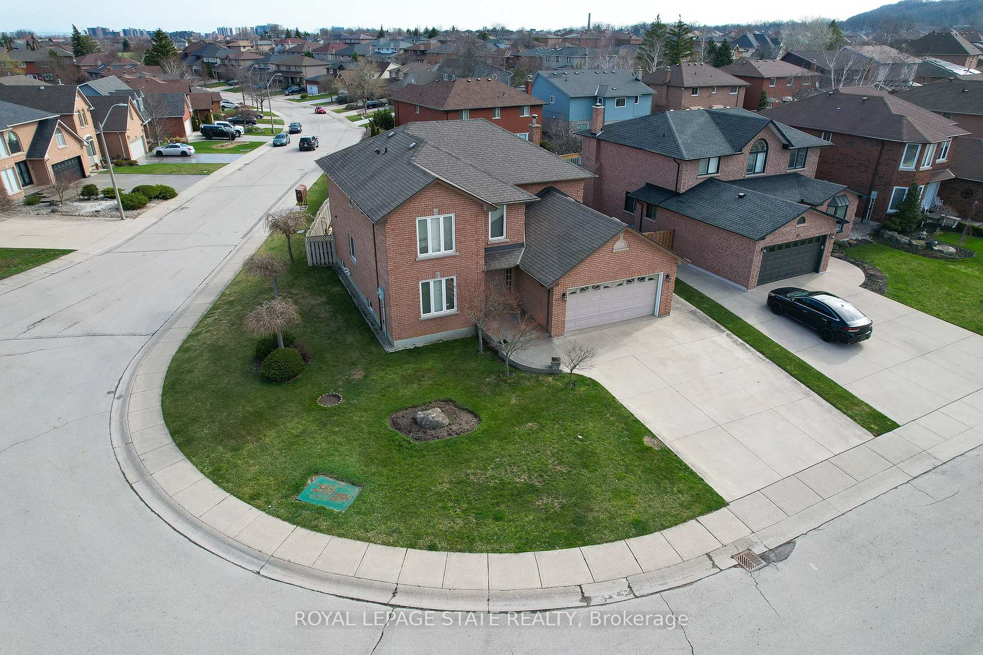 Photo 2 of 137 National Drive, Hamilton, Gershome — HOMEH