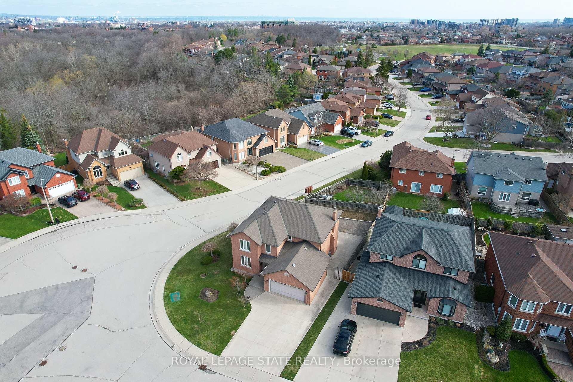 Photo 4 of 137 National Drive, Hamilton, Gershome — HOMEH
