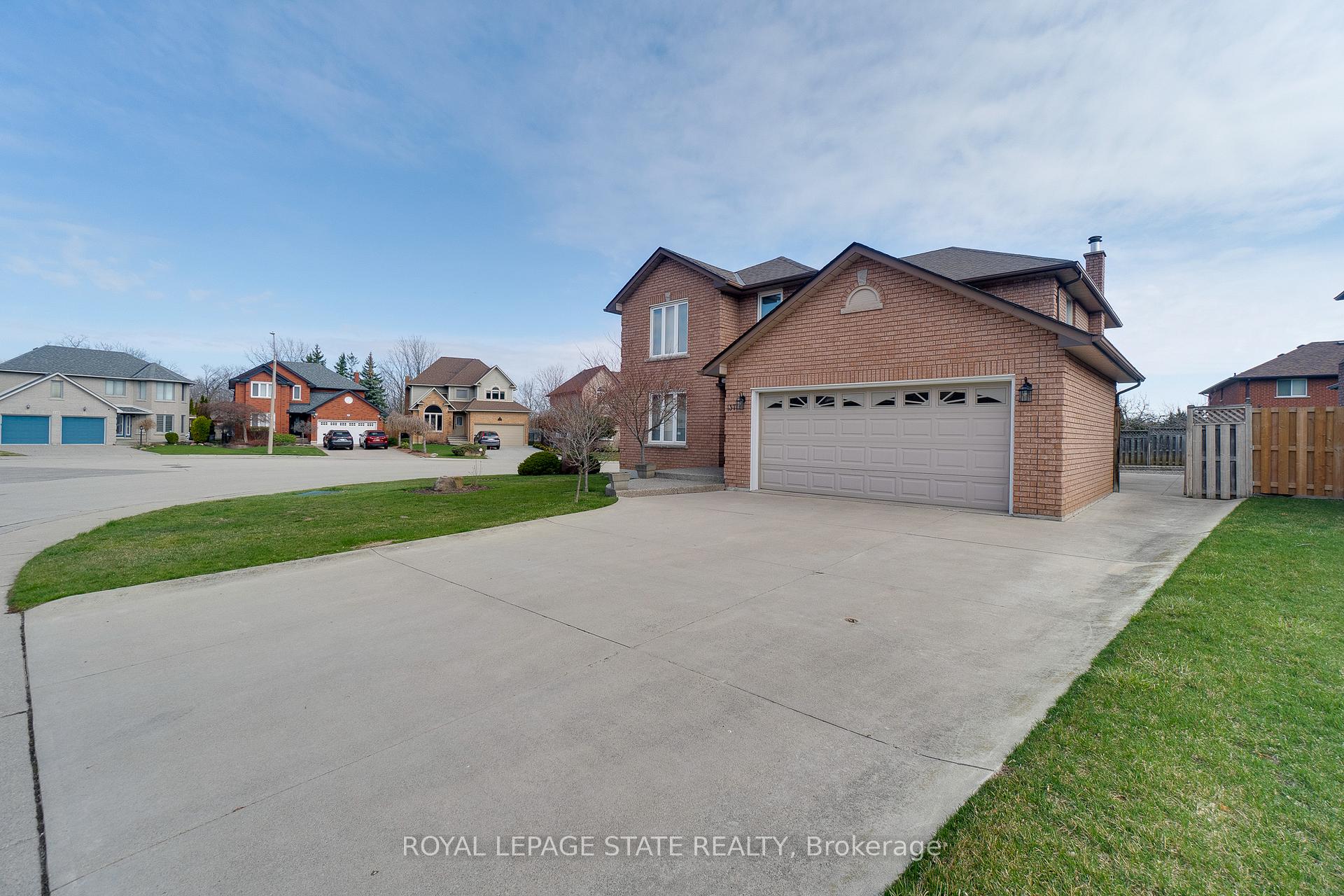 Photo 7 of 137 National Drive, Hamilton, Gershome — HOMEH