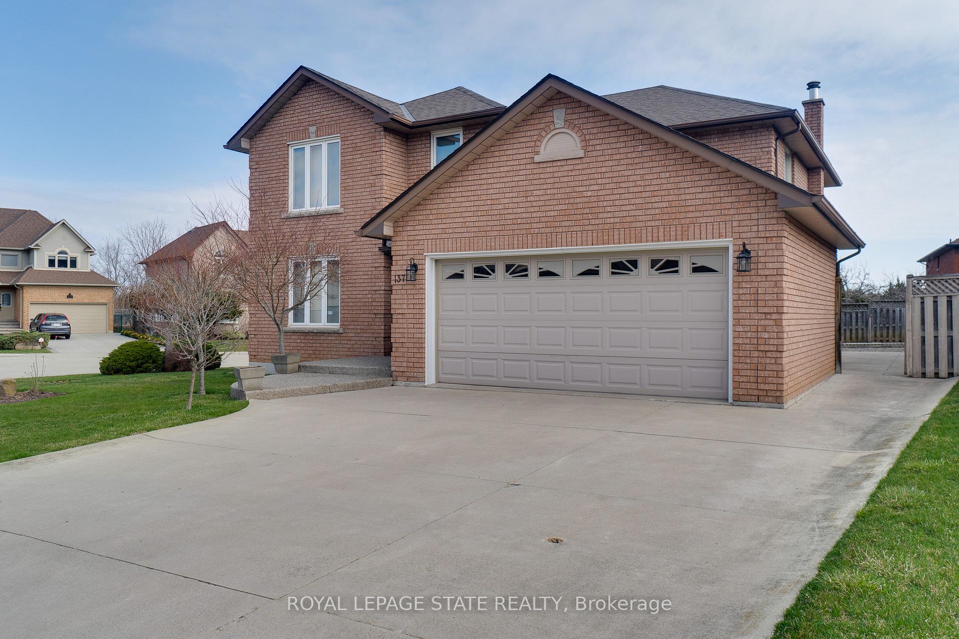 Photo 8 of 137 National Drive, Hamilton, Gershome — HOMEH