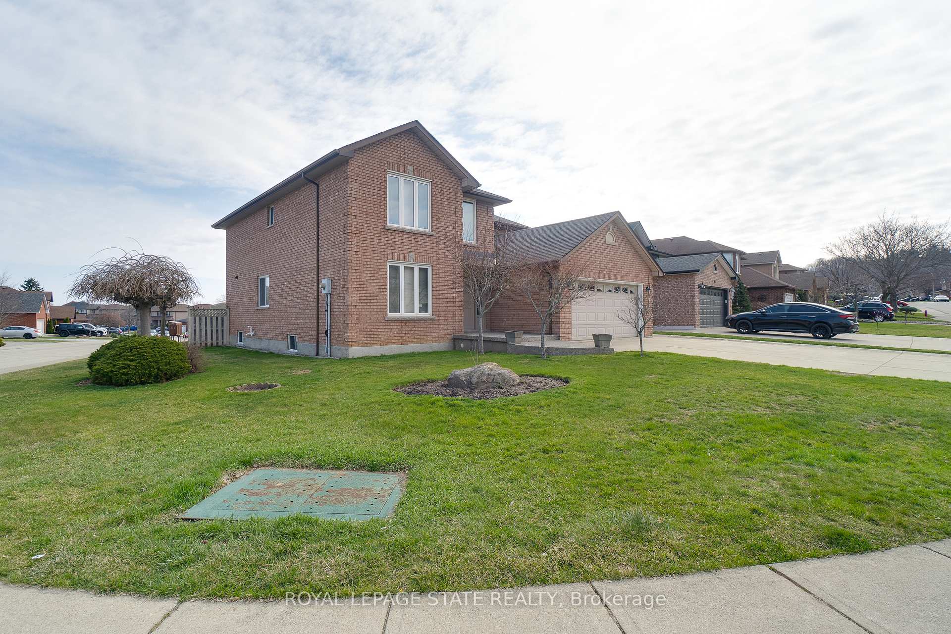 Photo 9 of 137 National Drive, Hamilton, Gershome — HOMEH