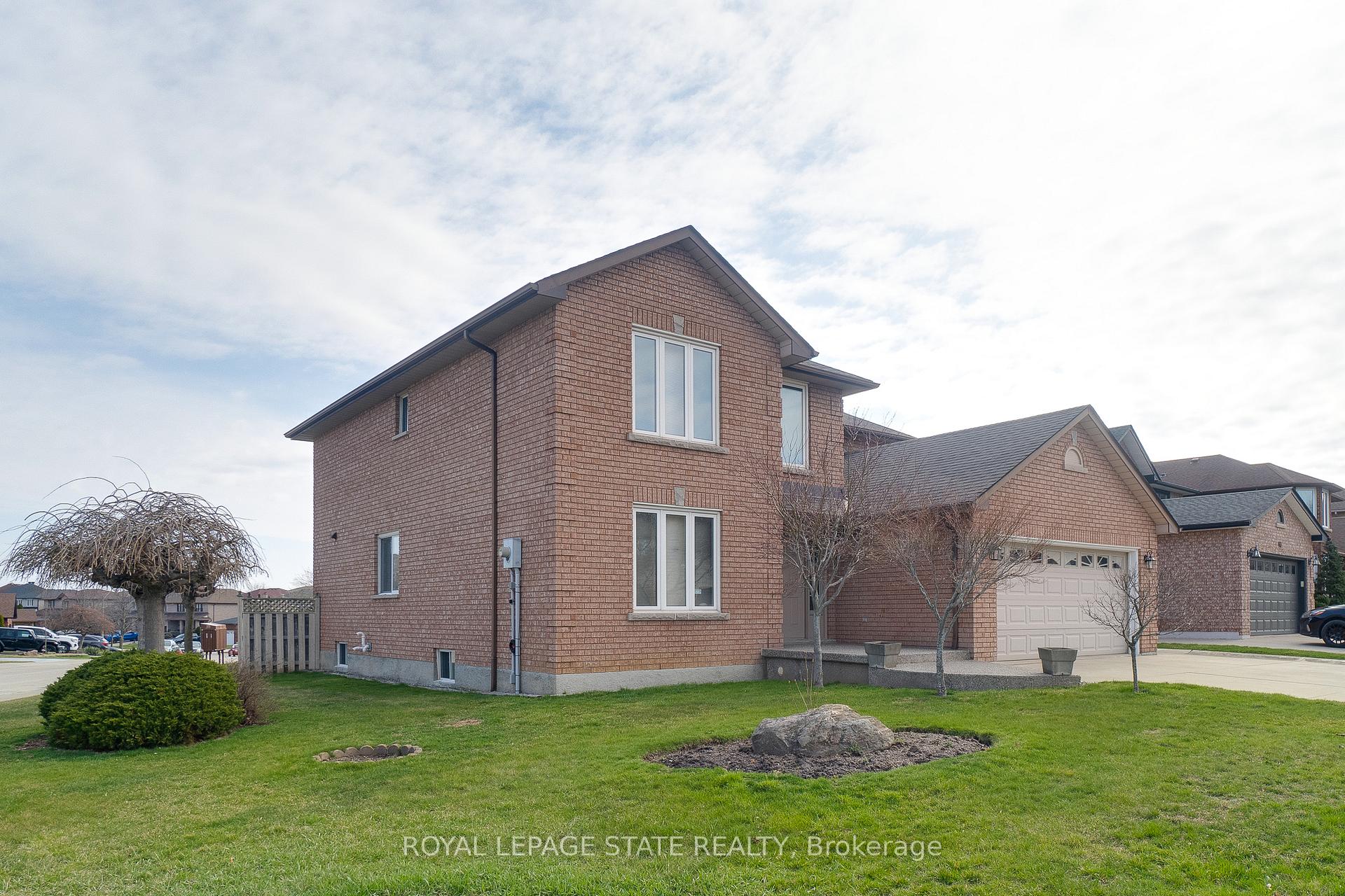 Photo 10 of 137 National Drive, Hamilton, Gershome — HOMEH