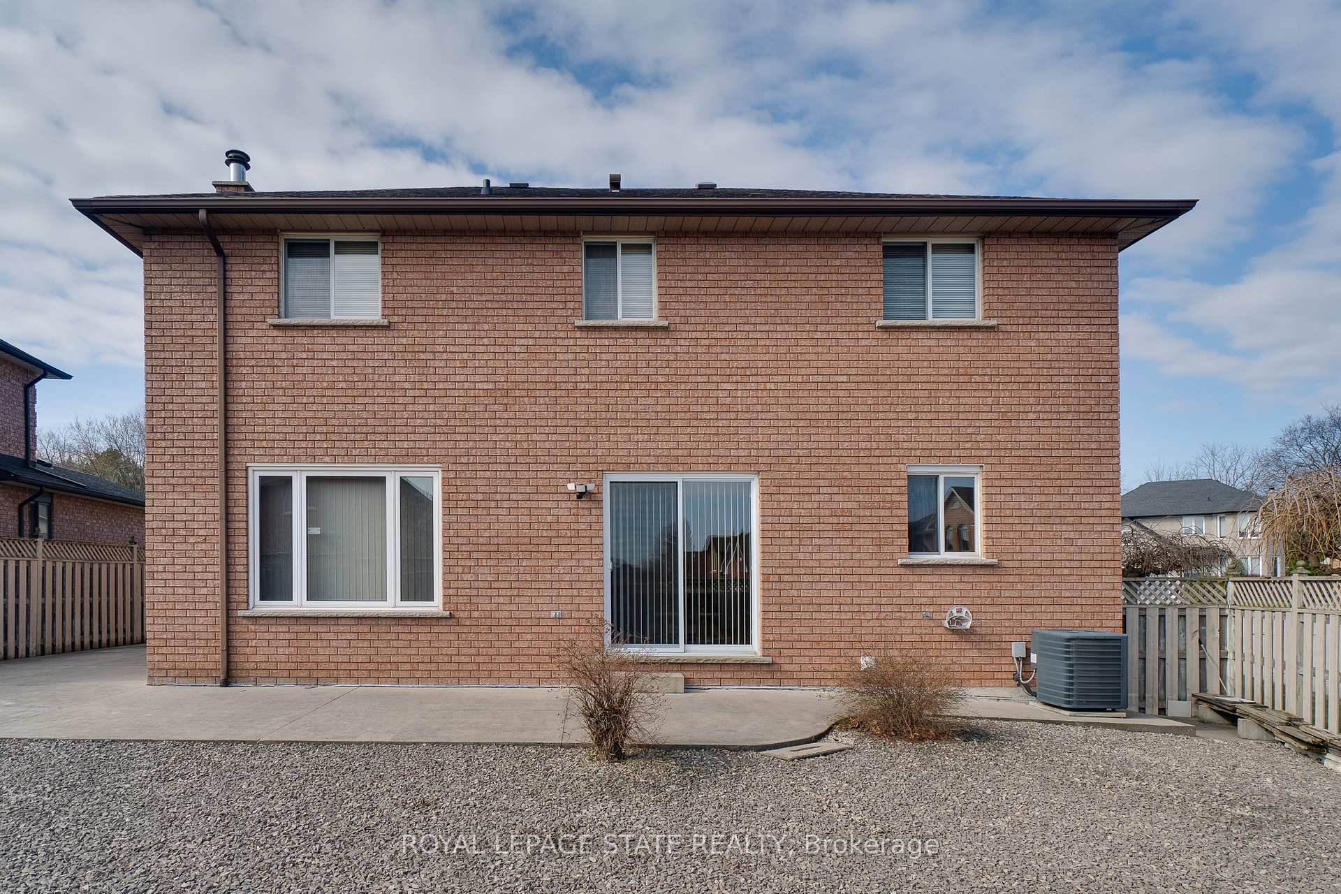 Photo 15 of 137 National Drive, Hamilton, Gershome — HOMEH