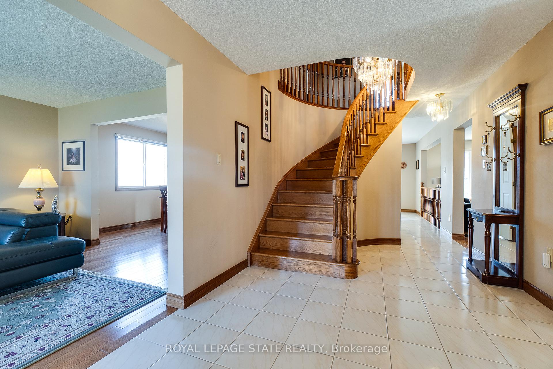 Photo 18 of 137 National Drive, Hamilton, Gershome — HOMEH