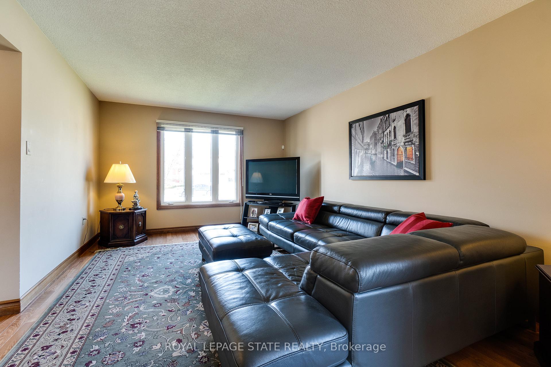 Photo 20 of 137 National Drive, Hamilton, Gershome — HOMEH