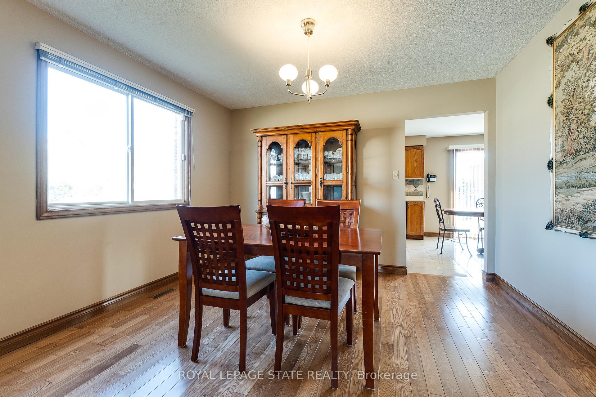 Photo 22 of 137 National Drive, Hamilton, Gershome — HOMEH