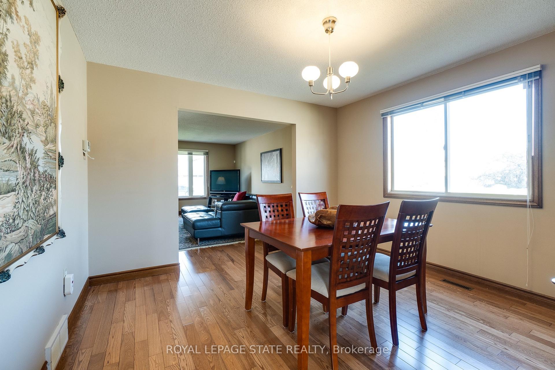 Photo 23 of 137 National Drive, Hamilton, Gershome — HOMEH