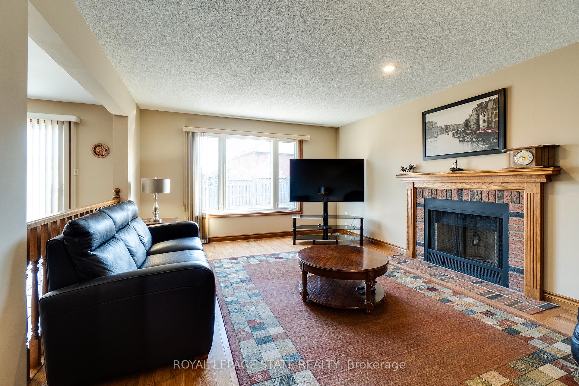 Photo 25 of 137 National Drive, Hamilton, Gershome — HOMEH
