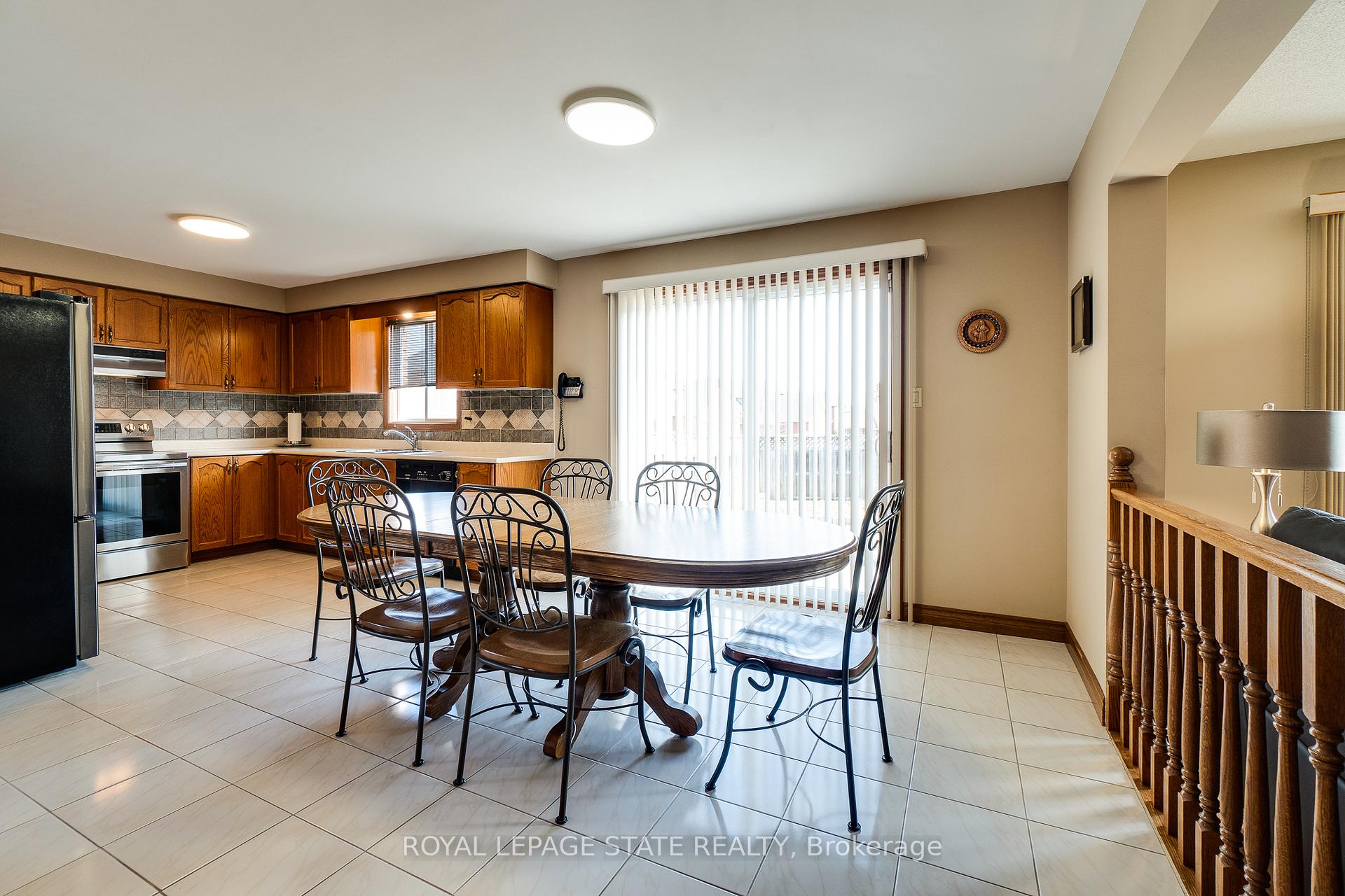 Photo 27 of 137 National Drive, Hamilton, Gershome — HOMEH