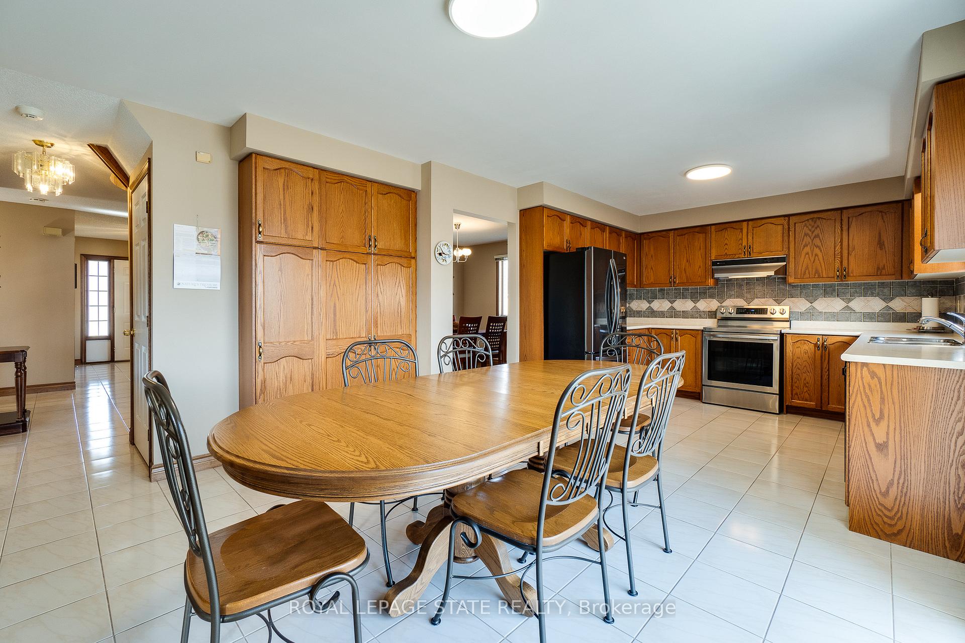 Photo 28 of 137 National Drive, Hamilton, Gershome — HOMEH