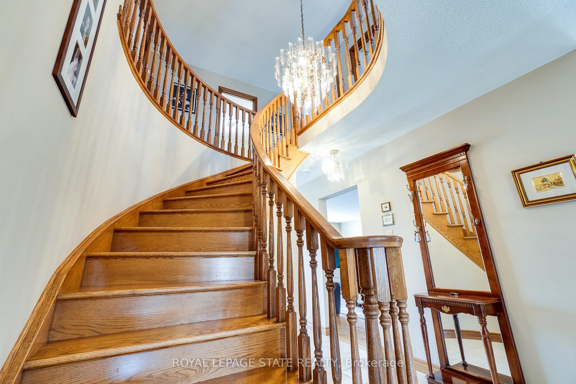 Photo 34 of 137 National Drive, Hamilton, Gershome — HOMEH