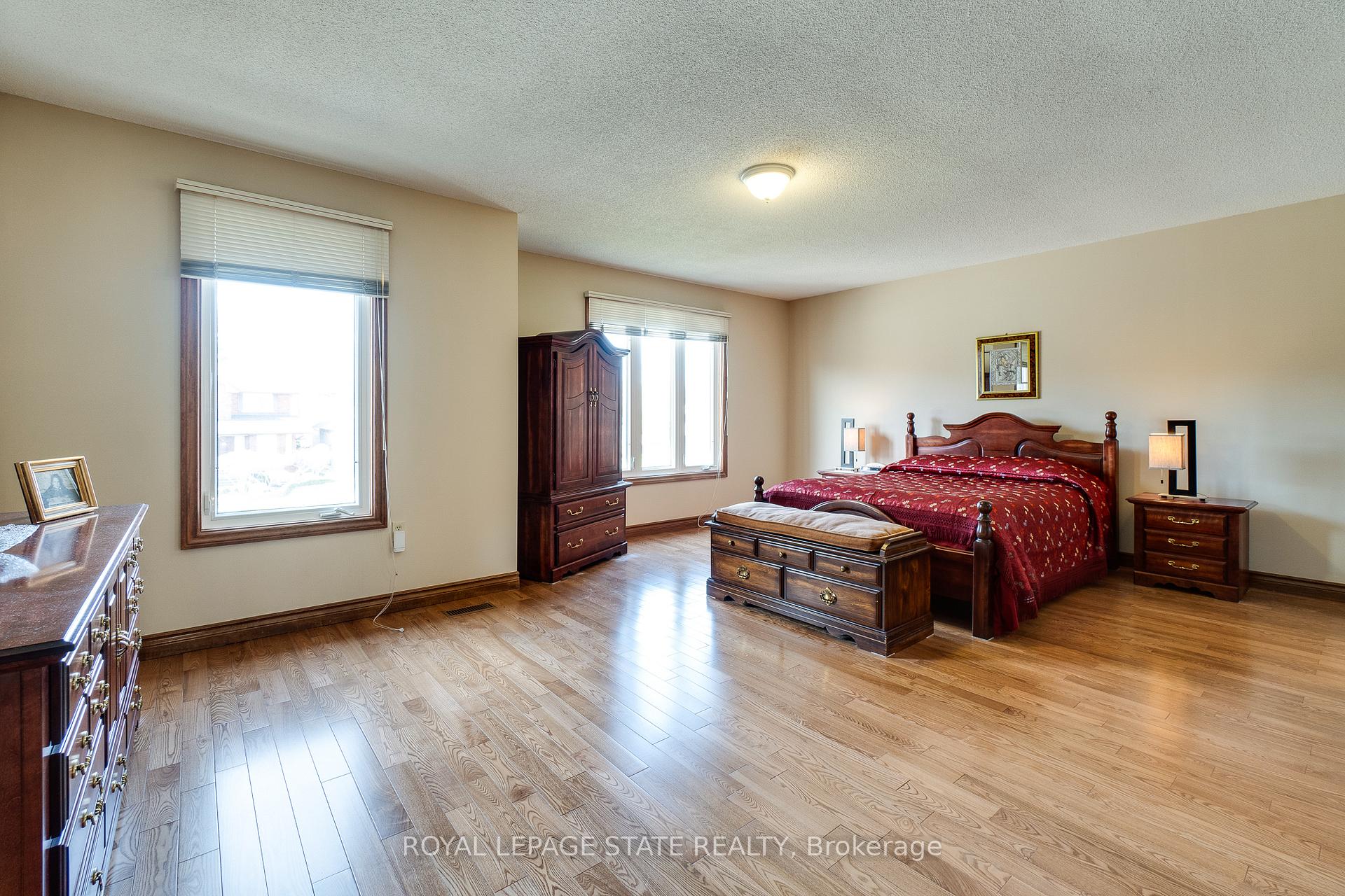Photo 37 of 137 National Drive, Hamilton, Gershome — HOMEH