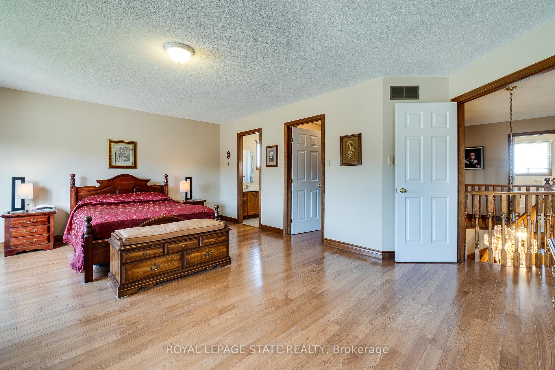 Photo 39 of 137 National Drive, Hamilton, Gershome — HOMEH