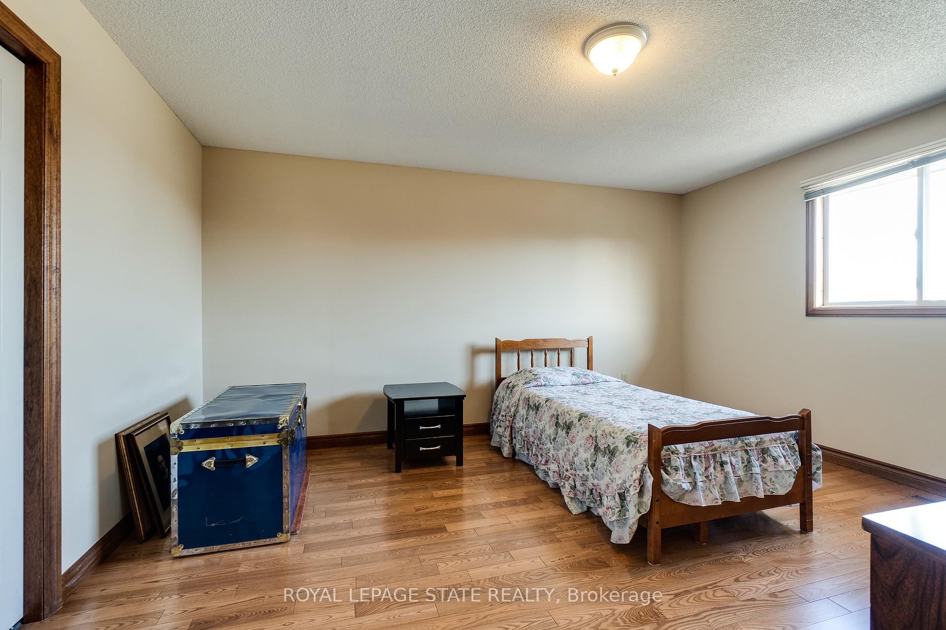 Photo 44 of 137 National Drive, Hamilton, Gershome — HOMEH