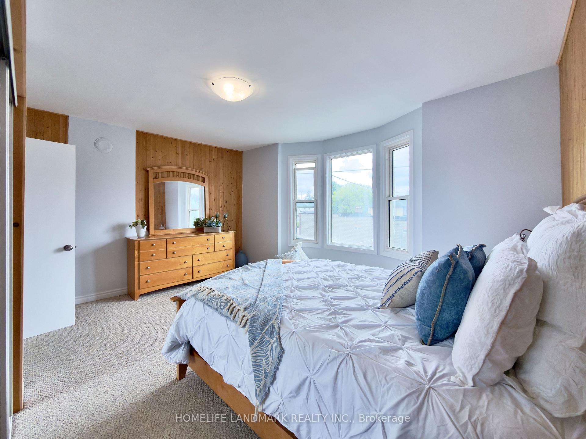 Photo 16 of 67 Banting Avenue, Oshawa, Central — HOMEH