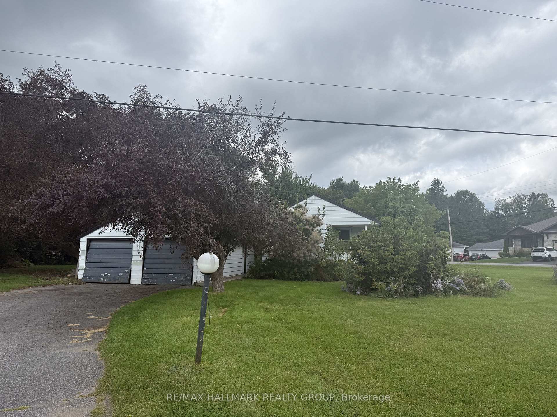 Photo 2 of 16 Donegal Road, Ottawa, Stittsville (South) — HOMEH