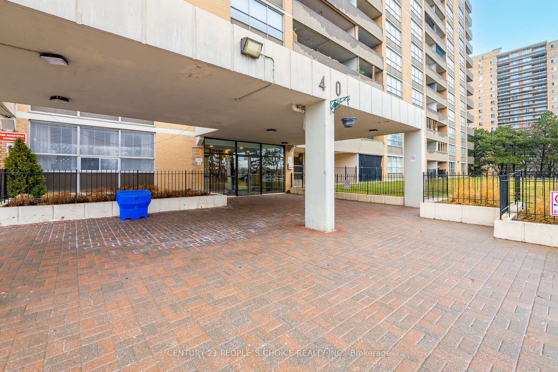 Photo 2 of Unit 910, 40 Panorama Court, Etobicoke, Mount Olive-Silverstone-Jamestown — HOMEH