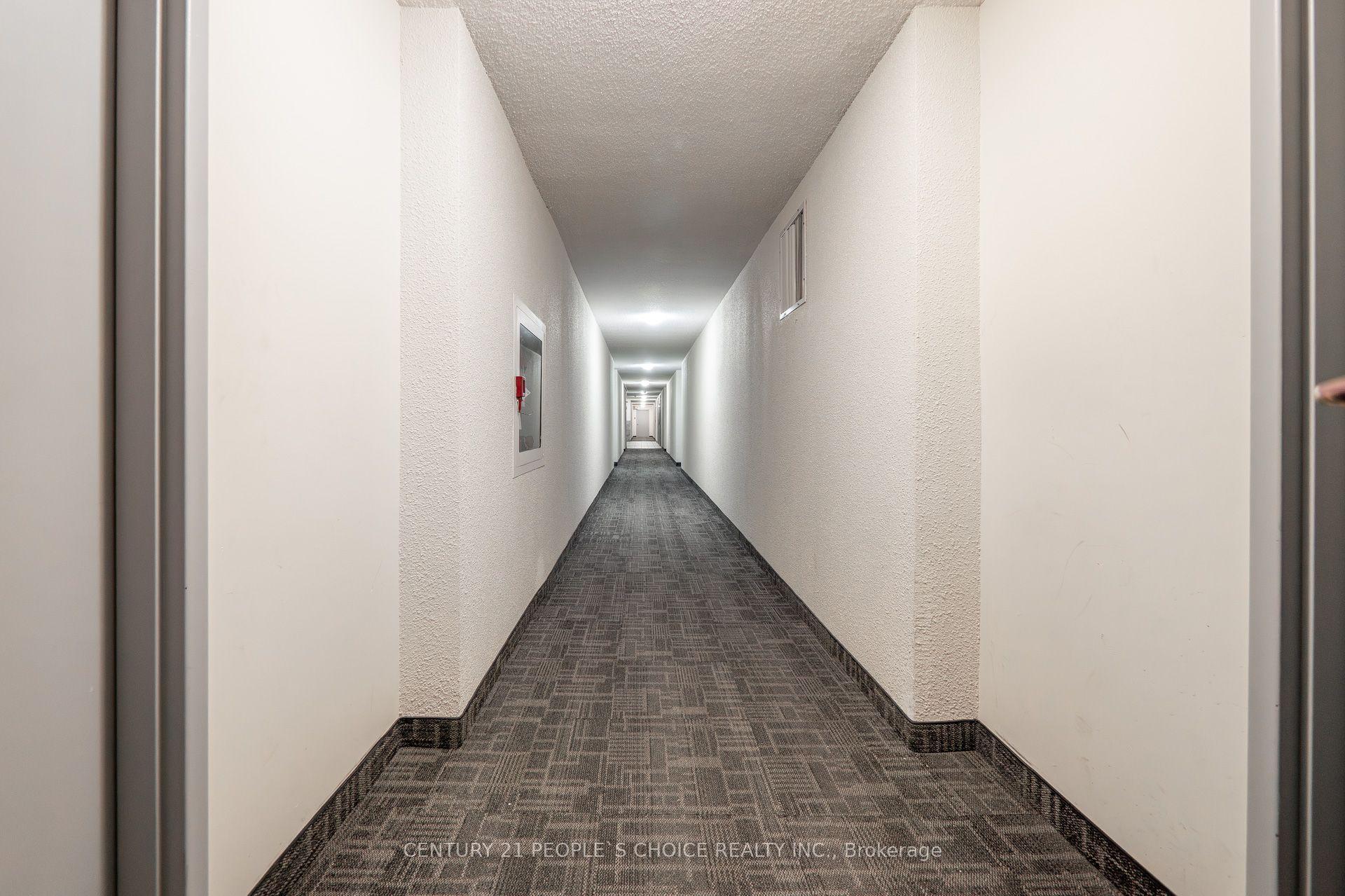 Photo 6 of Unit 910, 40 Panorama Court, Etobicoke, Mount Olive-Silverstone-Jamestown — HOMEH
