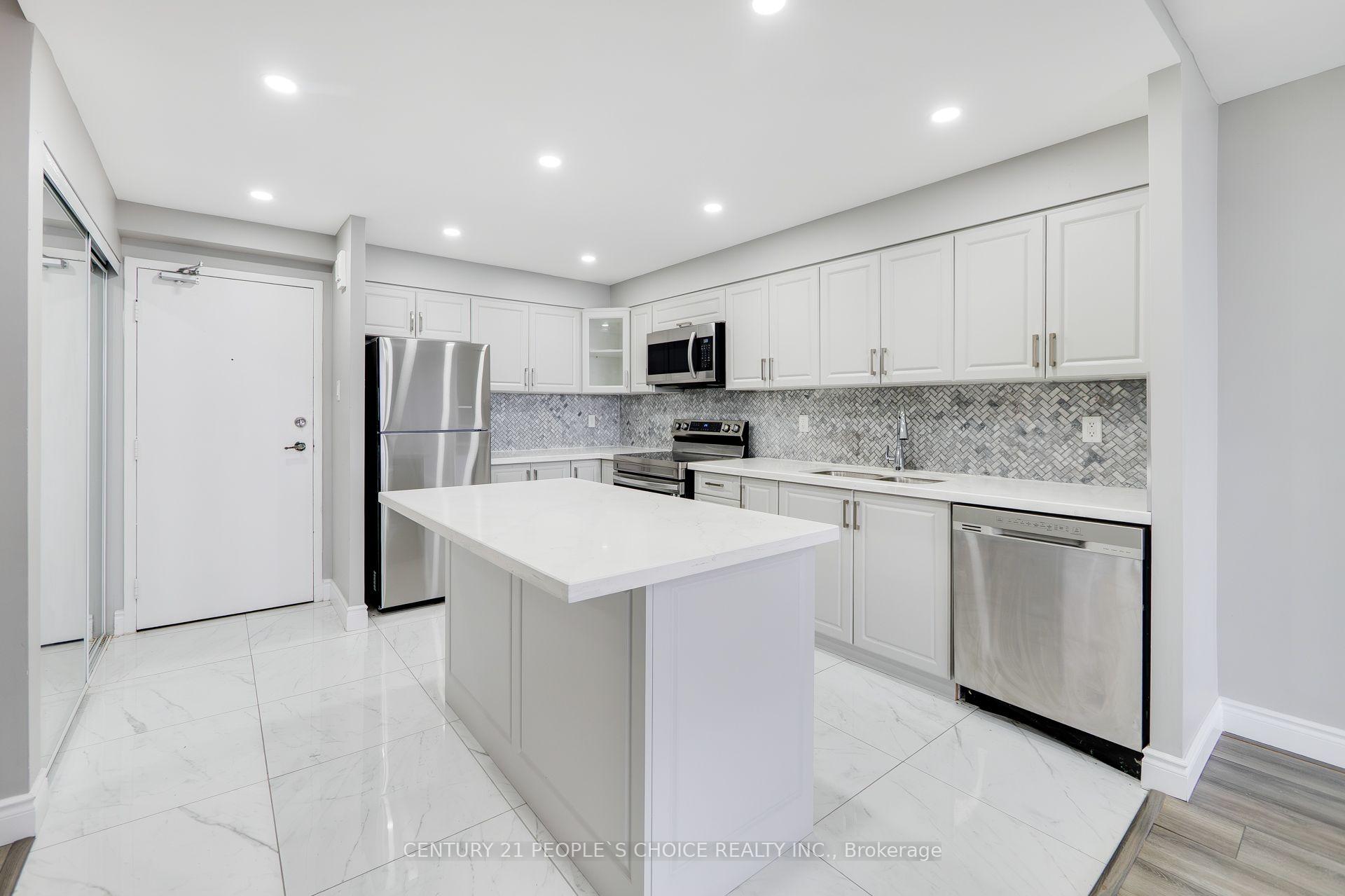 Photo 11 of Unit 910, 40 Panorama Court, Etobicoke, Mount Olive-Silverstone-Jamestown — HOMEH