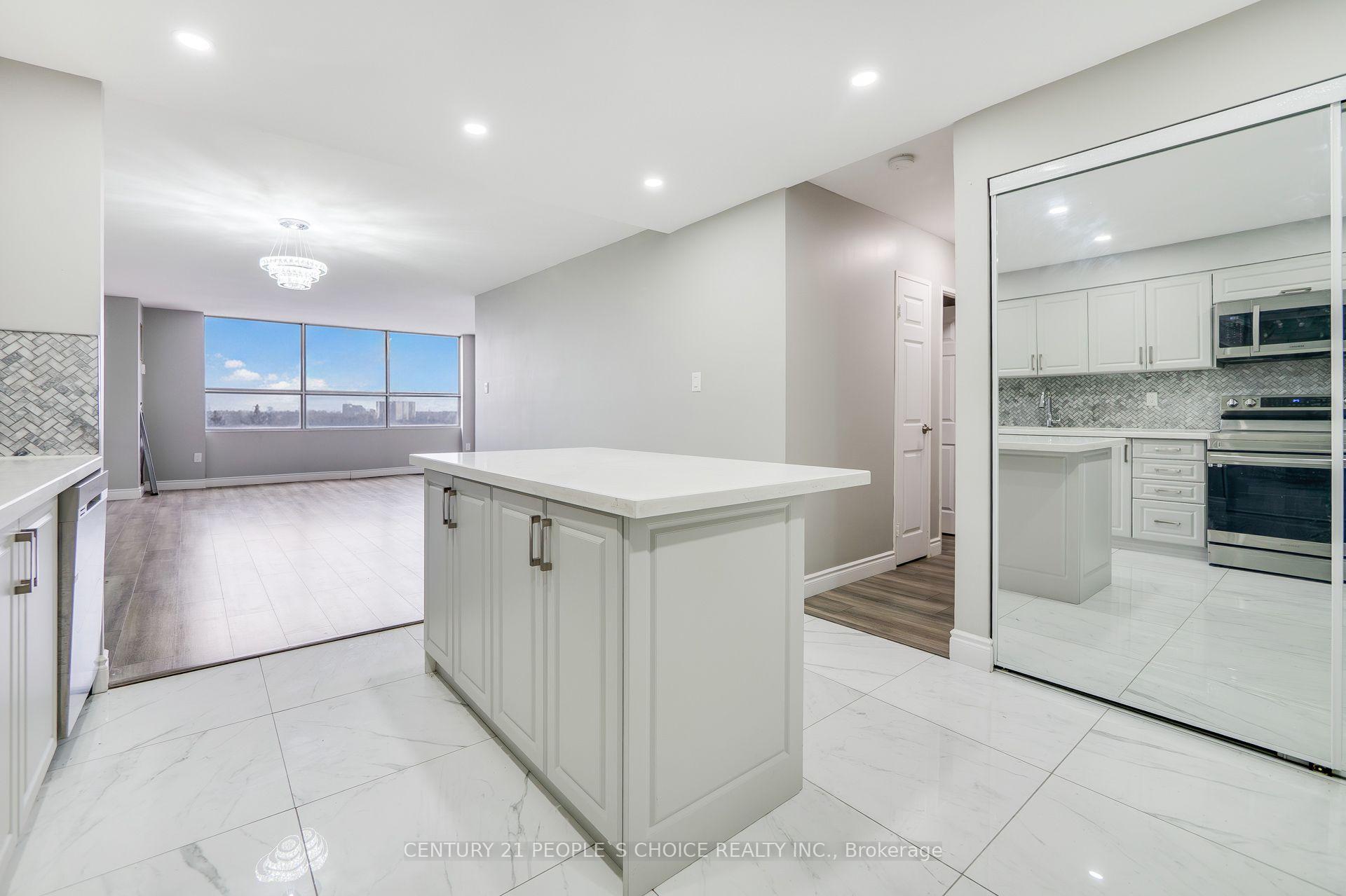 Photo 15 of Unit 910, 40 Panorama Court, Etobicoke, Mount Olive-Silverstone-Jamestown — HOMEH