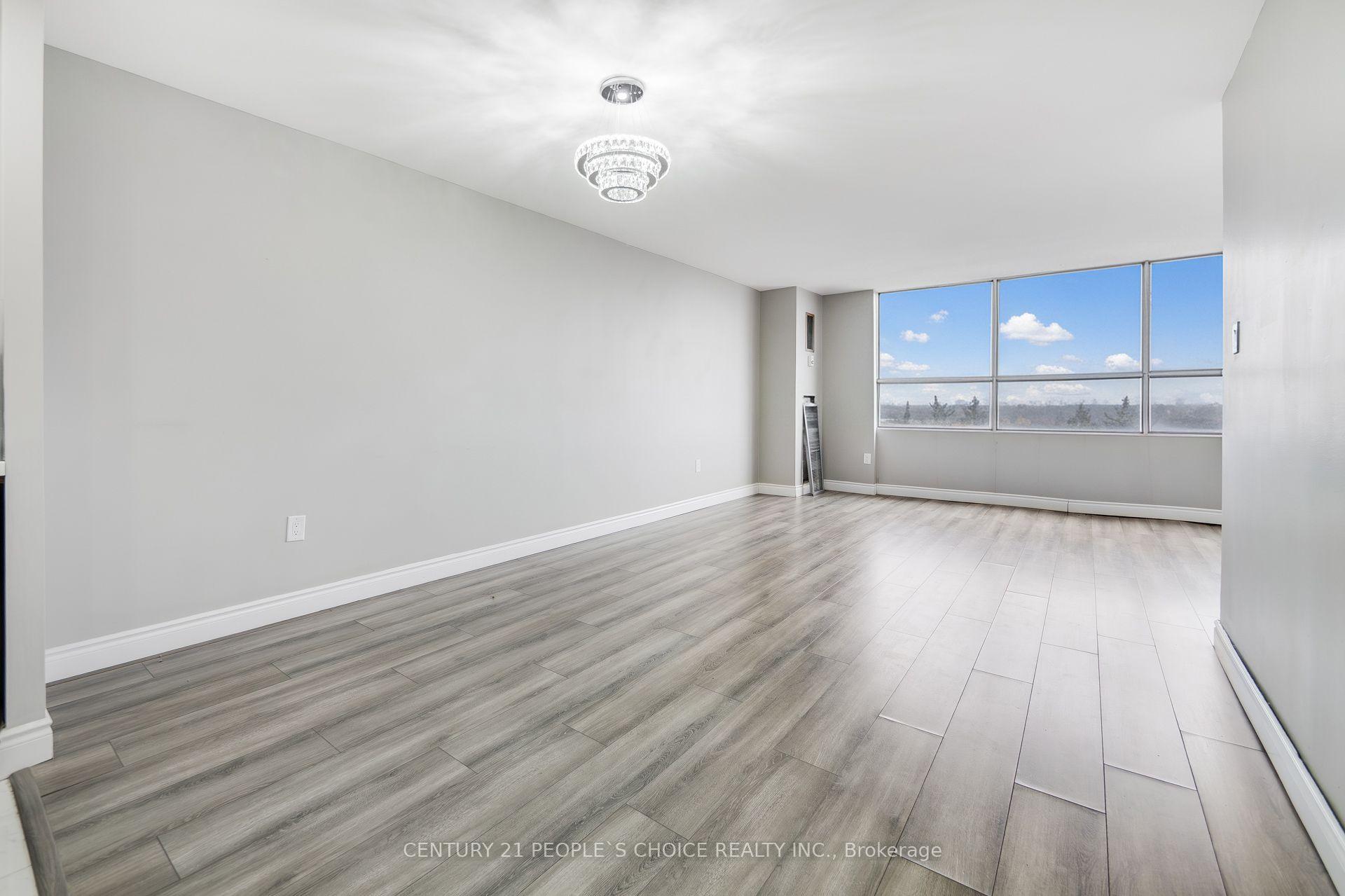 Photo 16 of Unit 910, 40 Panorama Court, Etobicoke, Mount Olive-Silverstone-Jamestown — HOMEH