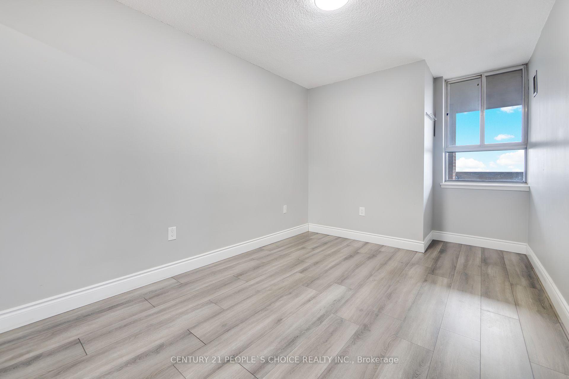Photo 27 of Unit 910, 40 Panorama Court, Etobicoke, Mount Olive-Silverstone-Jamestown — HOMEH