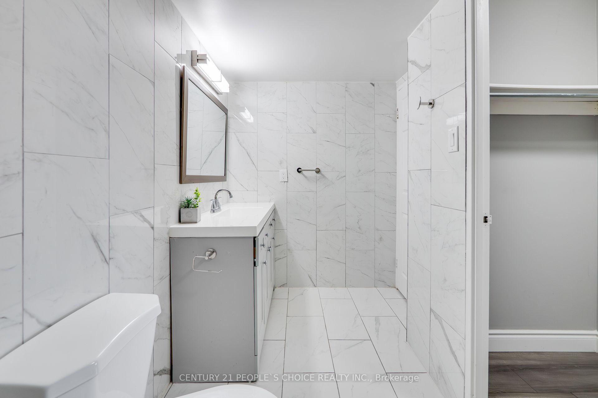 Photo 36 of Unit 910, 40 Panorama Court, Etobicoke, Mount Olive-Silverstone-Jamestown — HOMEH