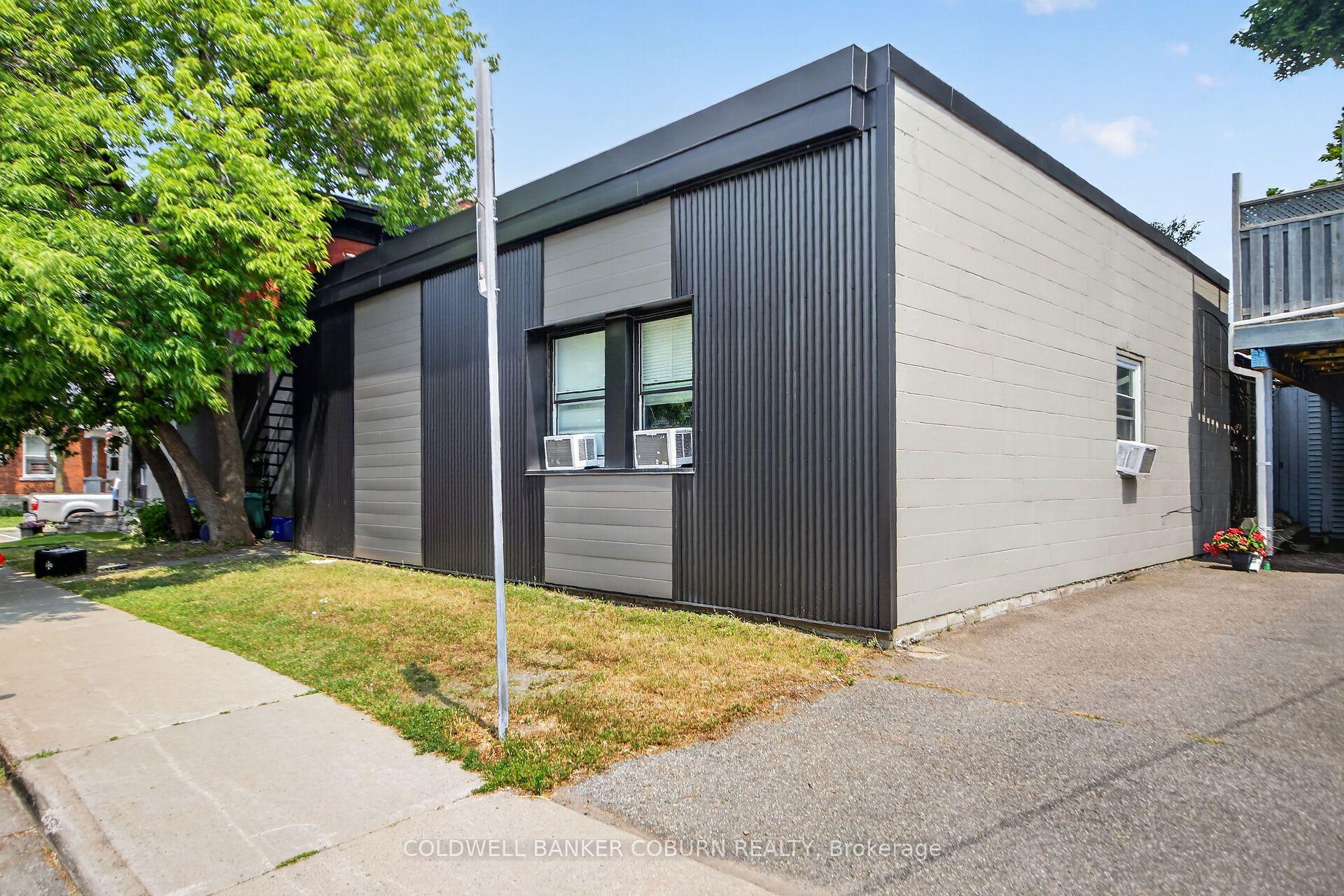 Photo 3 of 698 Cooper Street, Ottawa, Ottawa Centre — HOMEH
