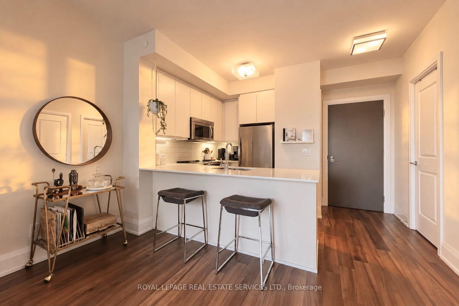 Photo 13 of Unit 901, 1 Old Mill Drive, Toronto, High Park-Swansea — HOMEH